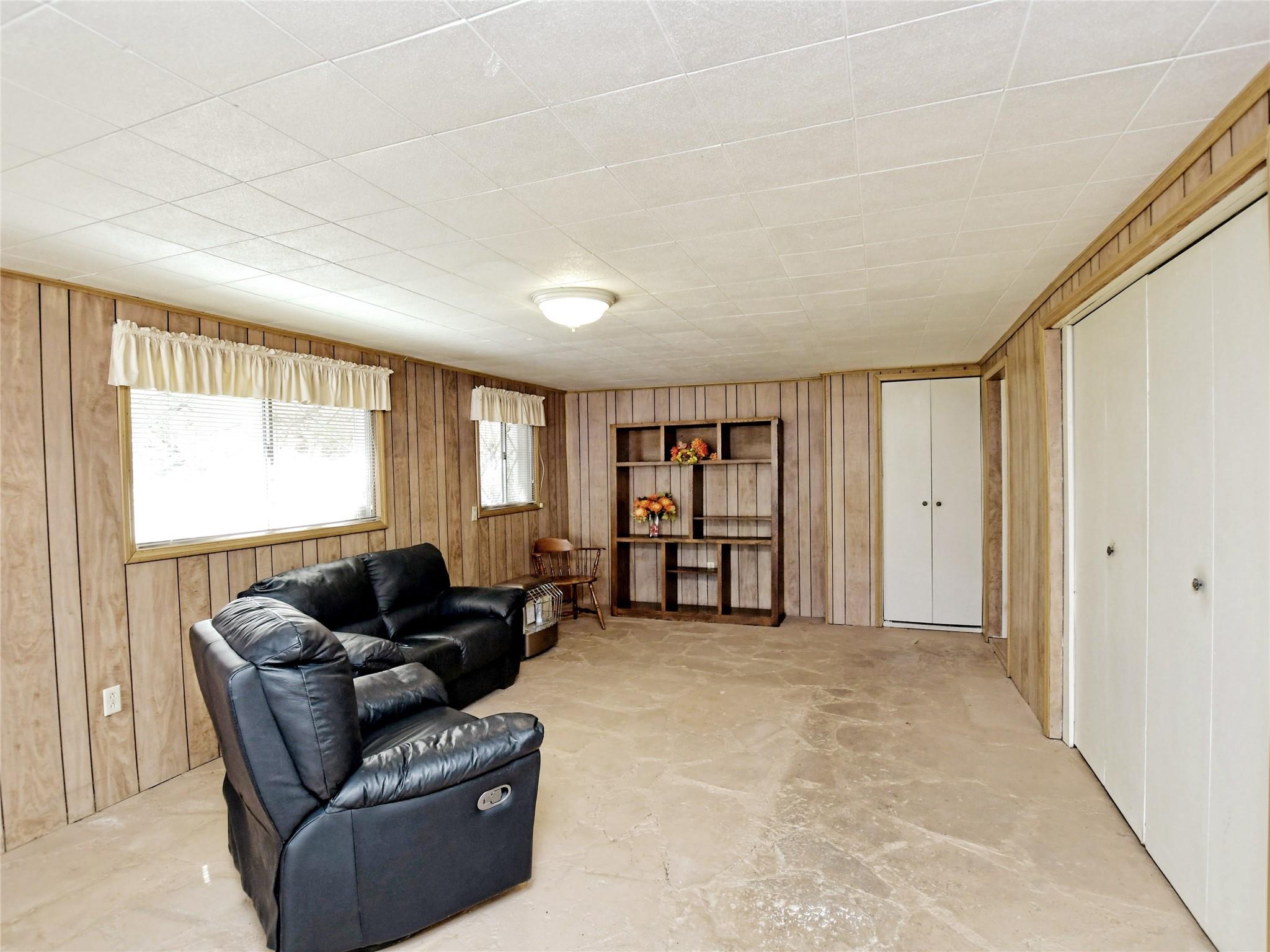 24805 Lake View Dr Property Photo 20