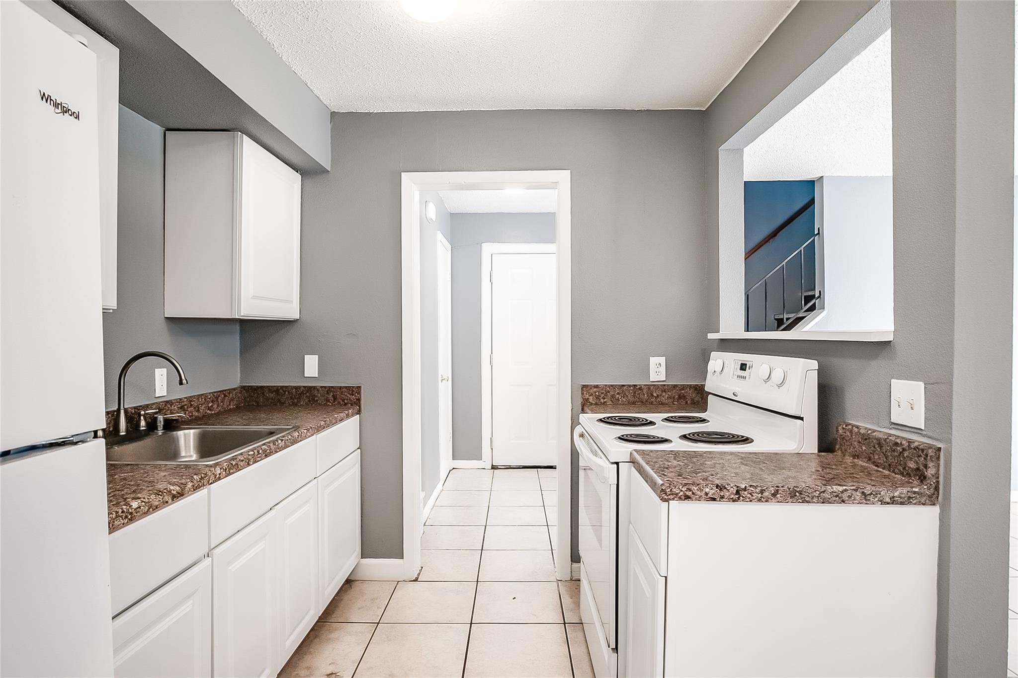 2215 Missionhill Dr #104 Property Photo 6
