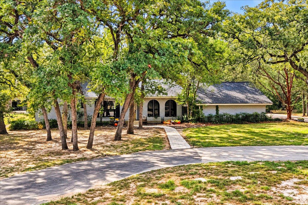 111 Post Oak Dr Property Photo 1