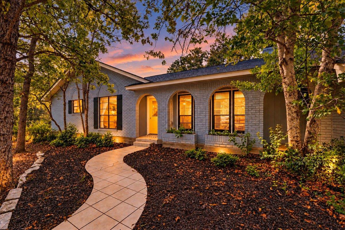 111 Post Oak Dr Property Photo 3