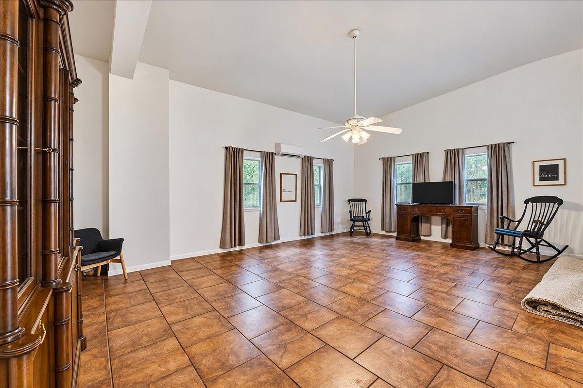 111 Post Oak Dr Property Photo 38