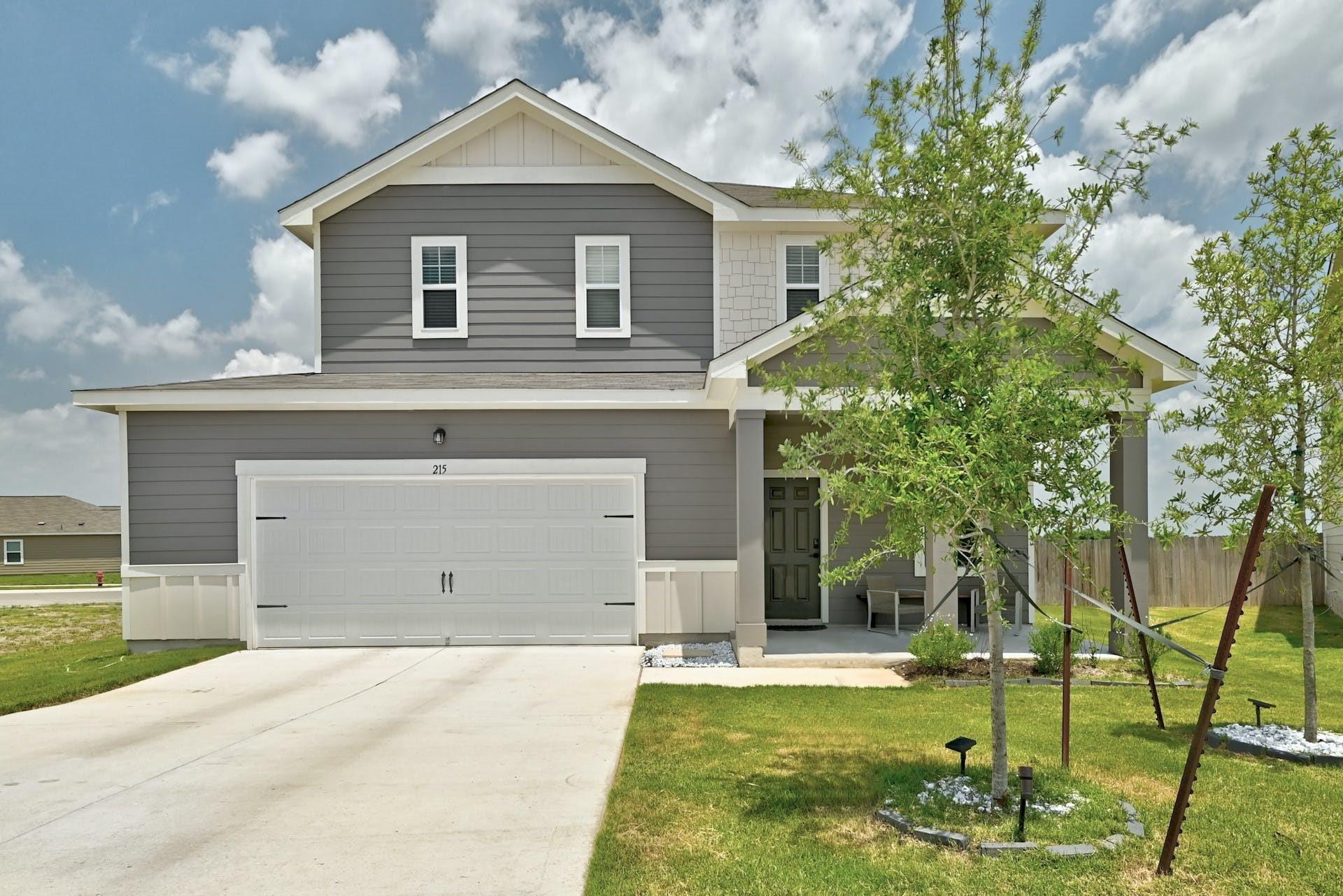 215 Rubrum Rd Property Photo 1