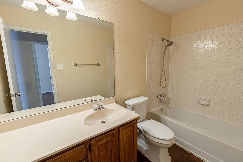 2403 Monarch Dr Property Photo 17