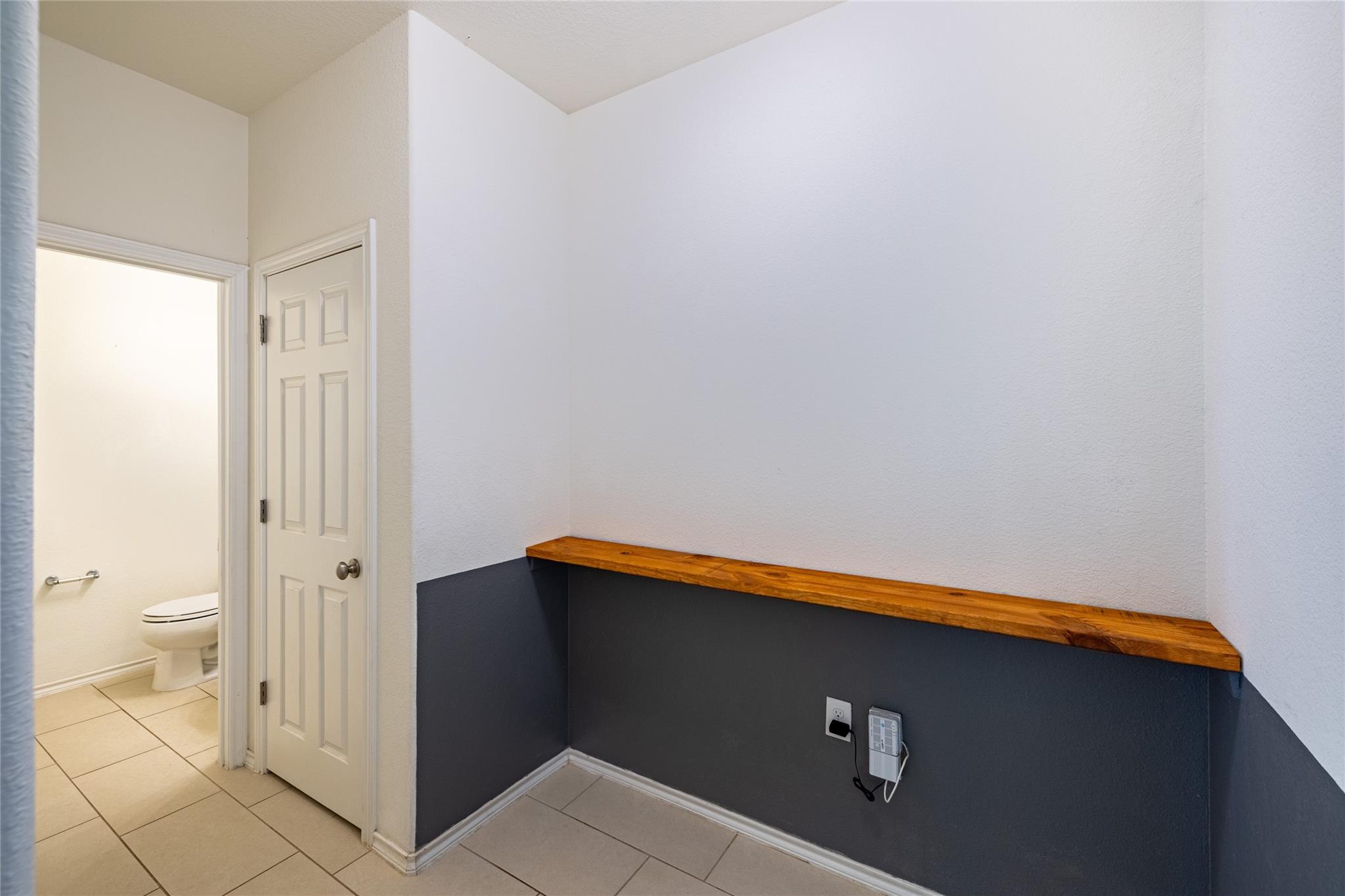 6300 Routenburn St Property Photo 34