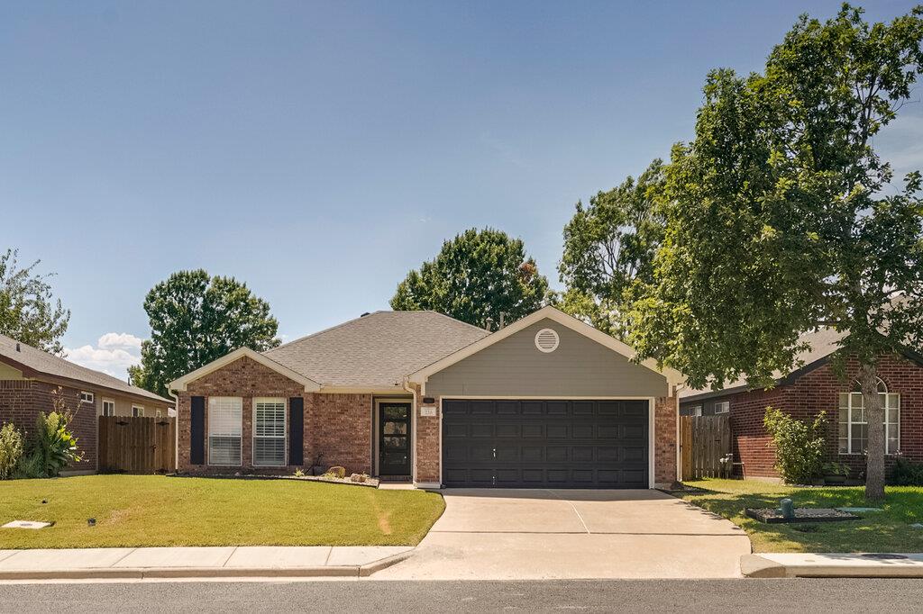 226 Claris Ln Property Photo 1