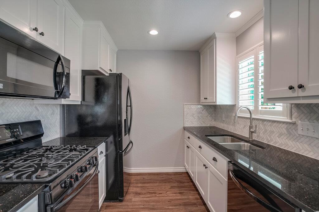 226 Claris Ln Property Photo 8