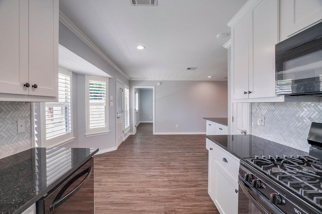226 Claris Ln Property Photo 9