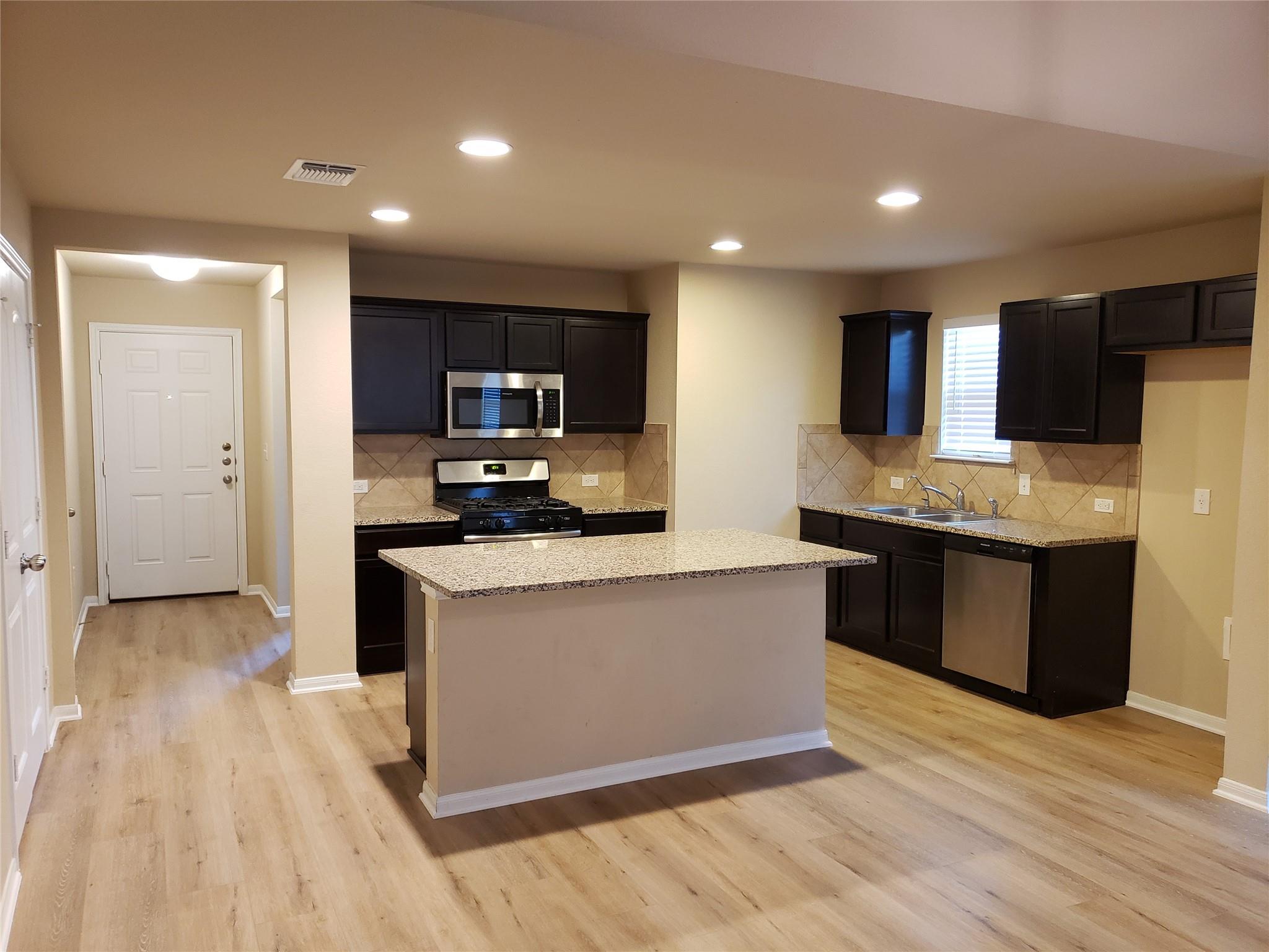 14905 Harkness Pass Property Photo 4