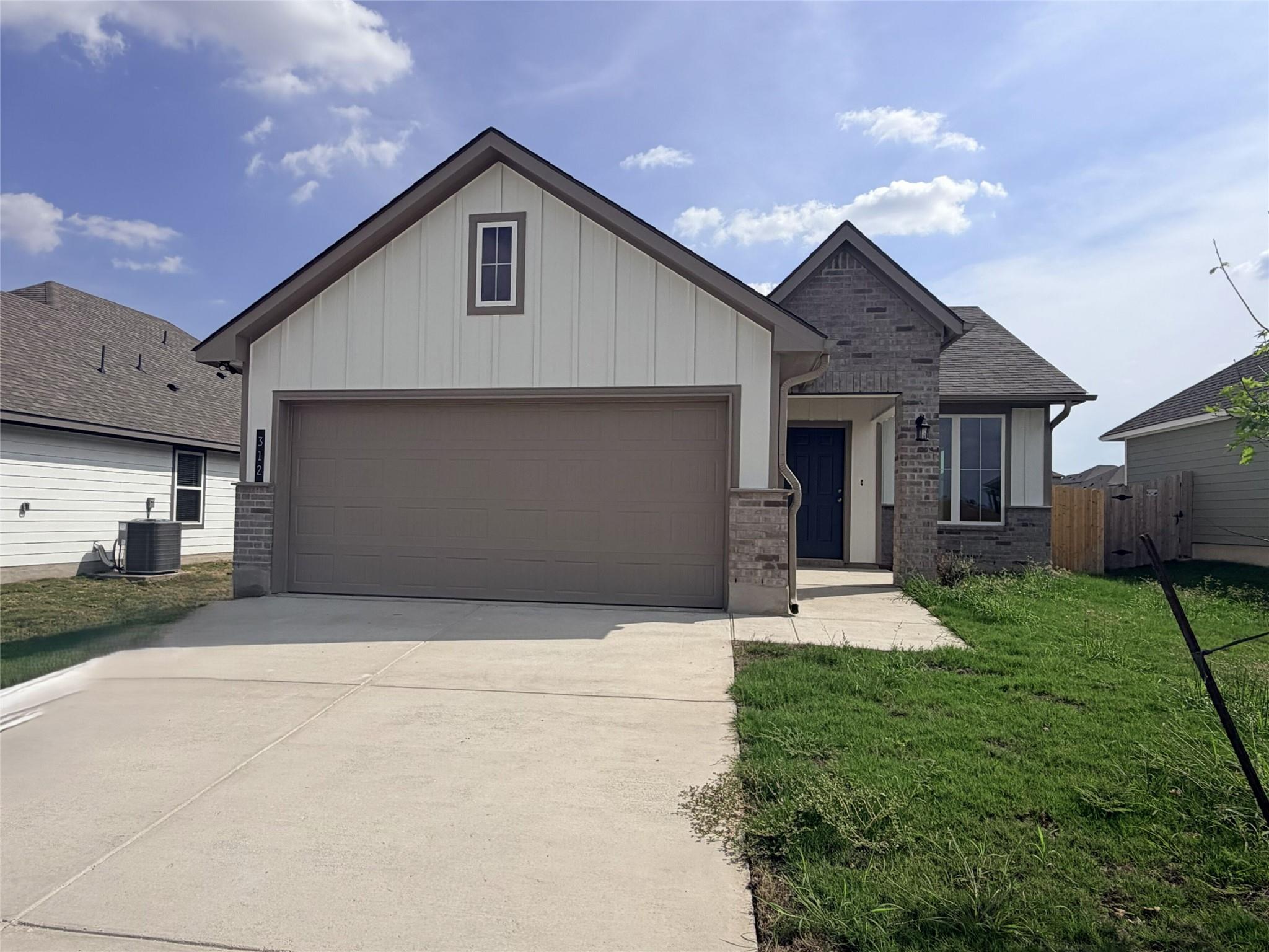 312 Boatright Blvd Property Photo 1
