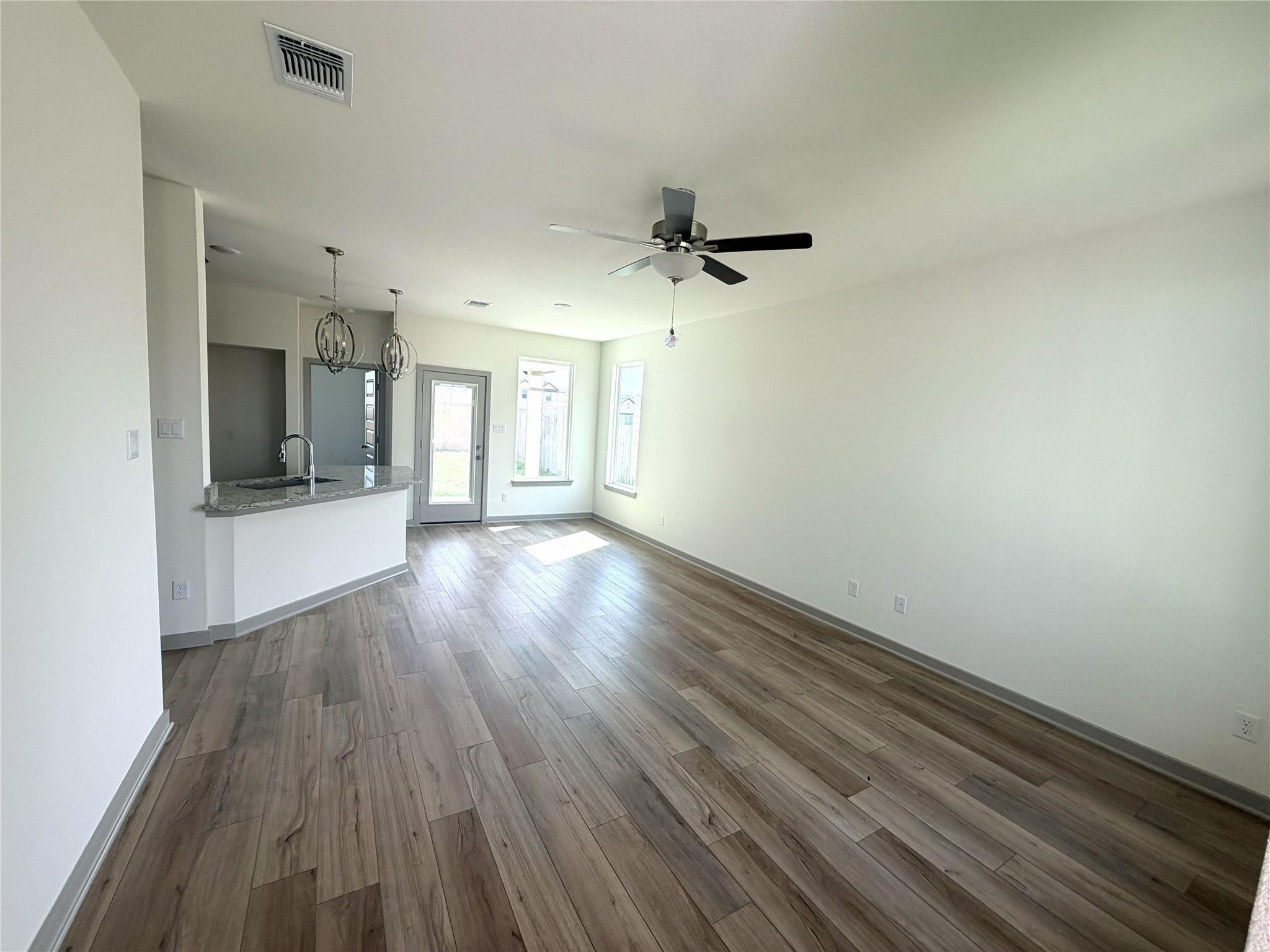 312 Boatright Blvd Property Photo 2