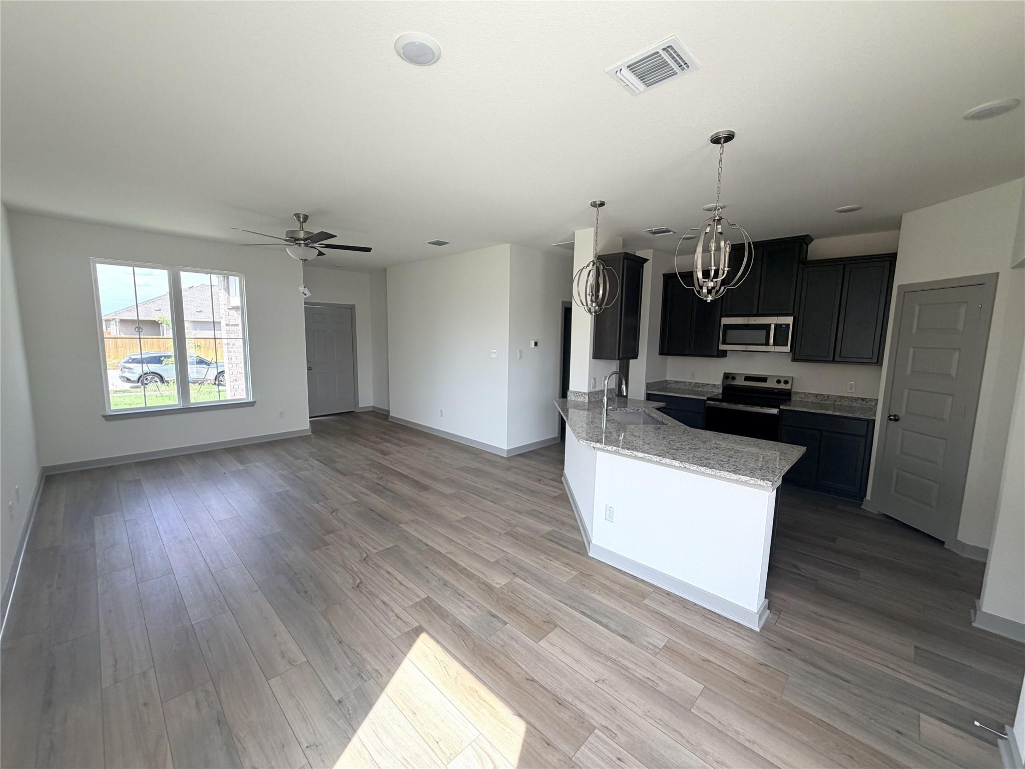 312 Boatright Blvd Property Photo 3