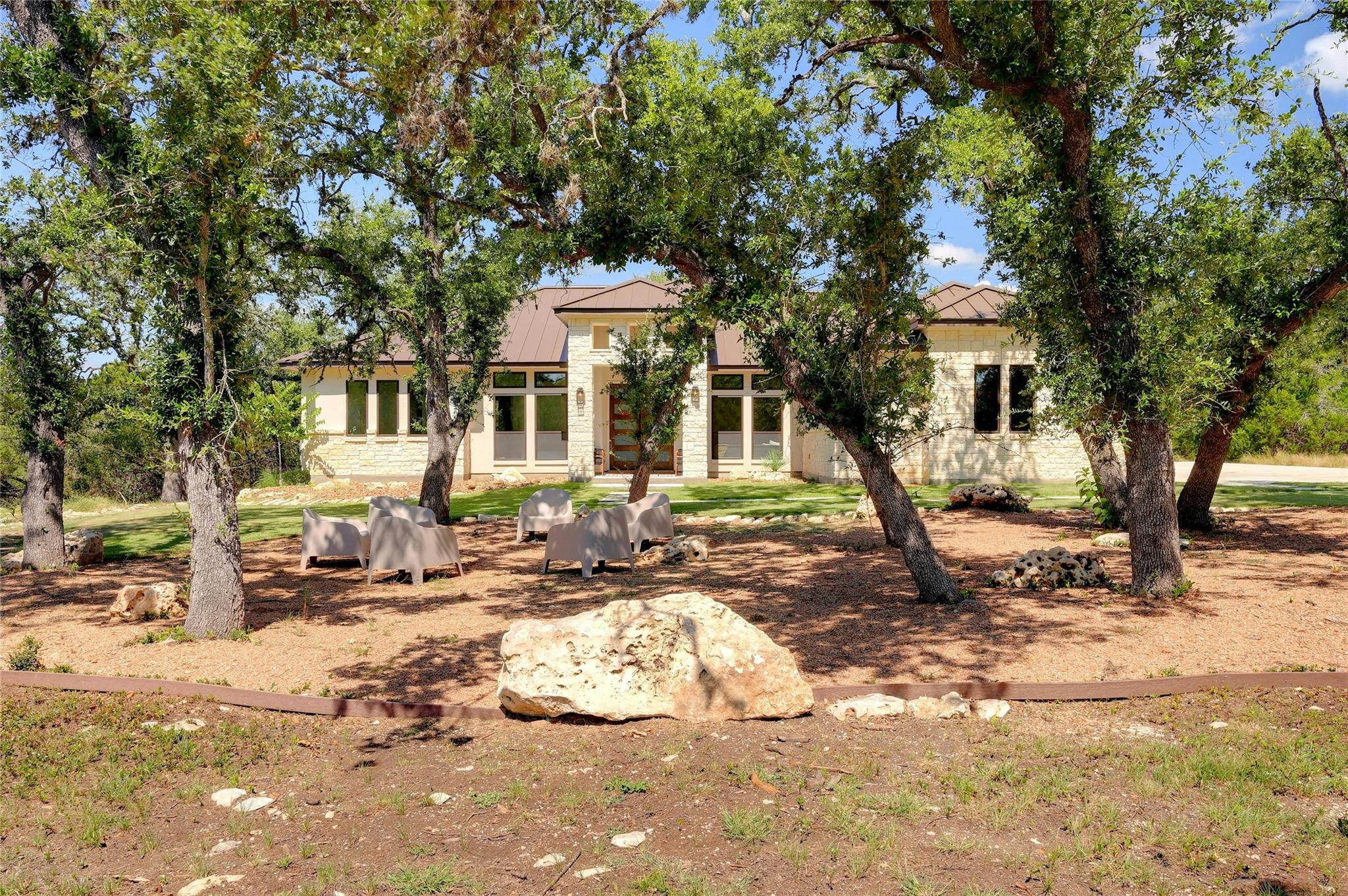 2471 George Pass Property Photo