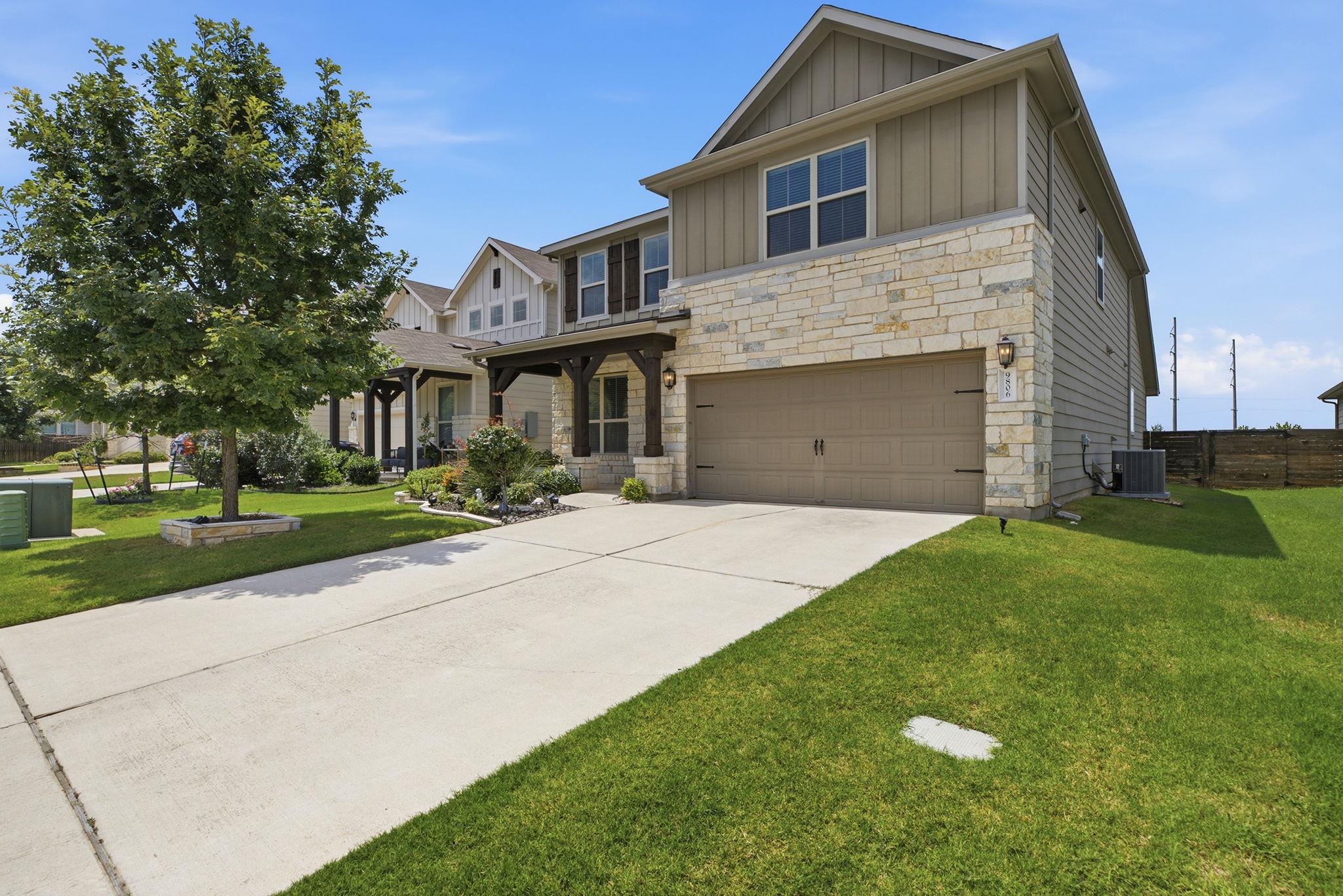 9806 Betulla Dr Property Photo 1