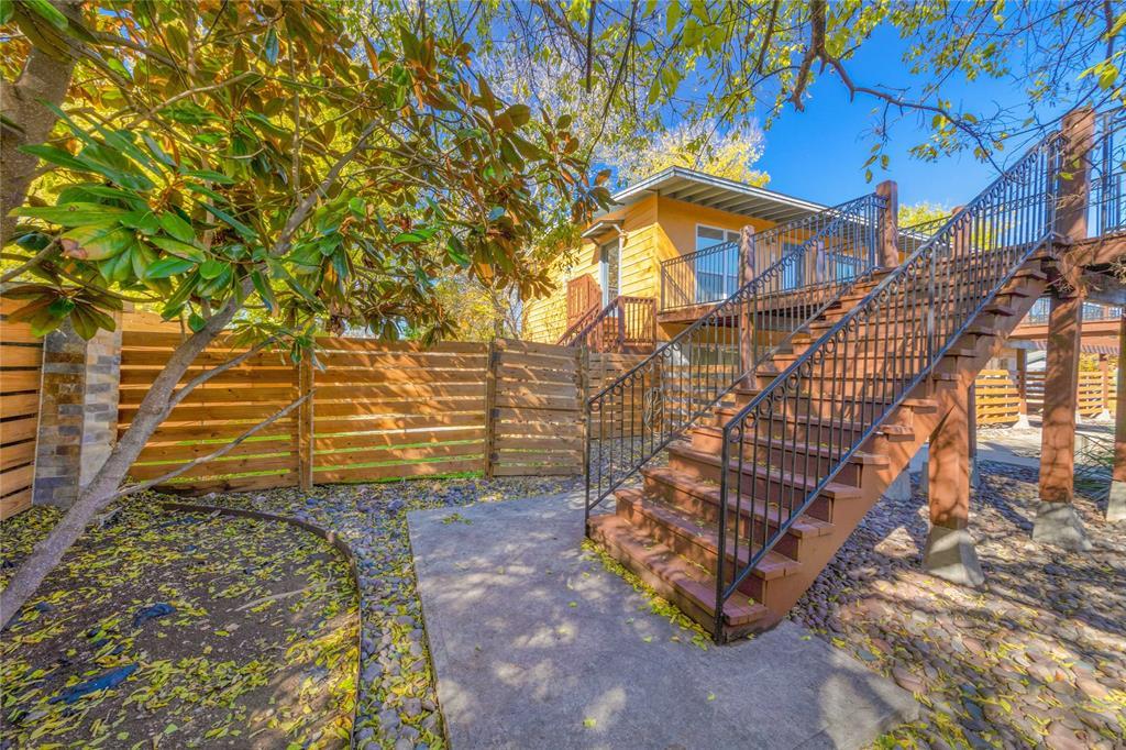 1917 Barge St #204 Property Photo 5