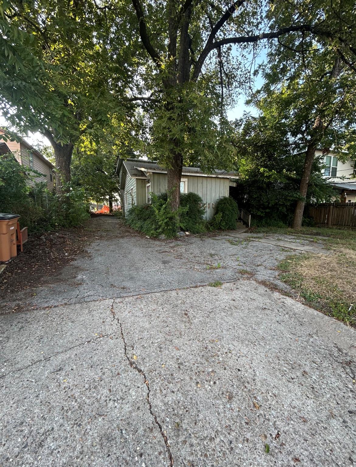 4701 Harmon Ave Property Photo 2