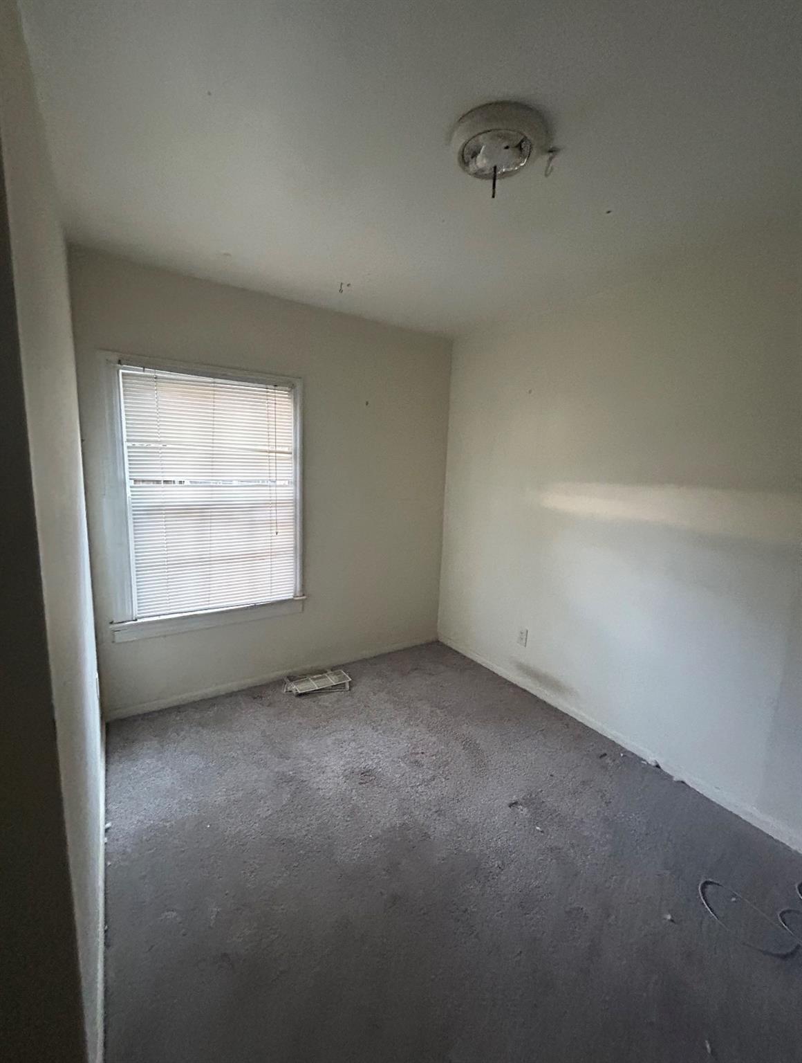 4701 Harmon Ave Property Photo 7