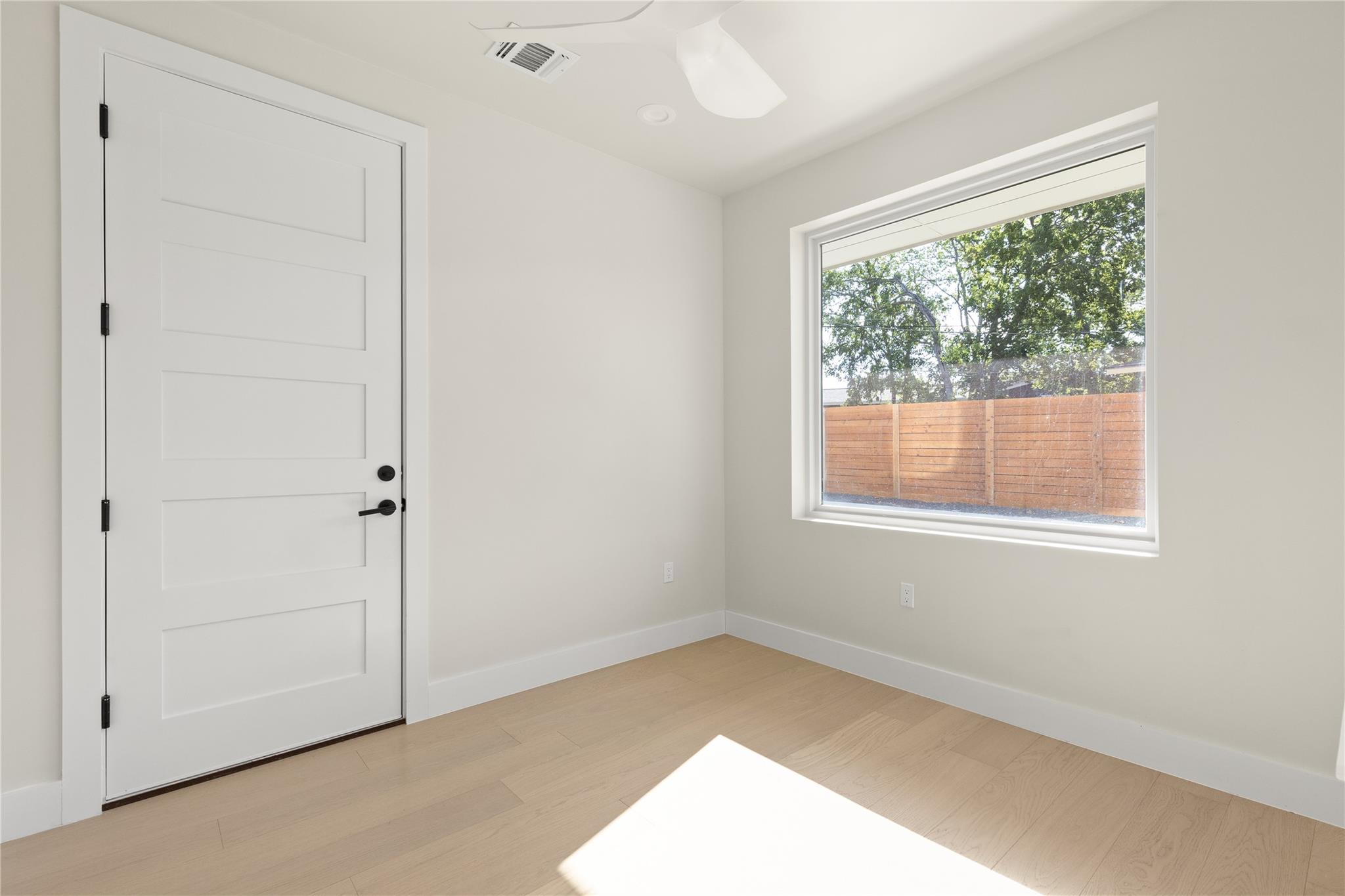 100 W Odell St #2 Property Photo 6