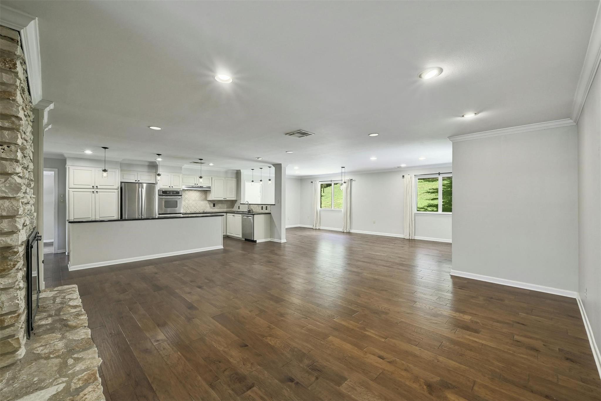 4905 Southcrest Dr Property Photo 4
