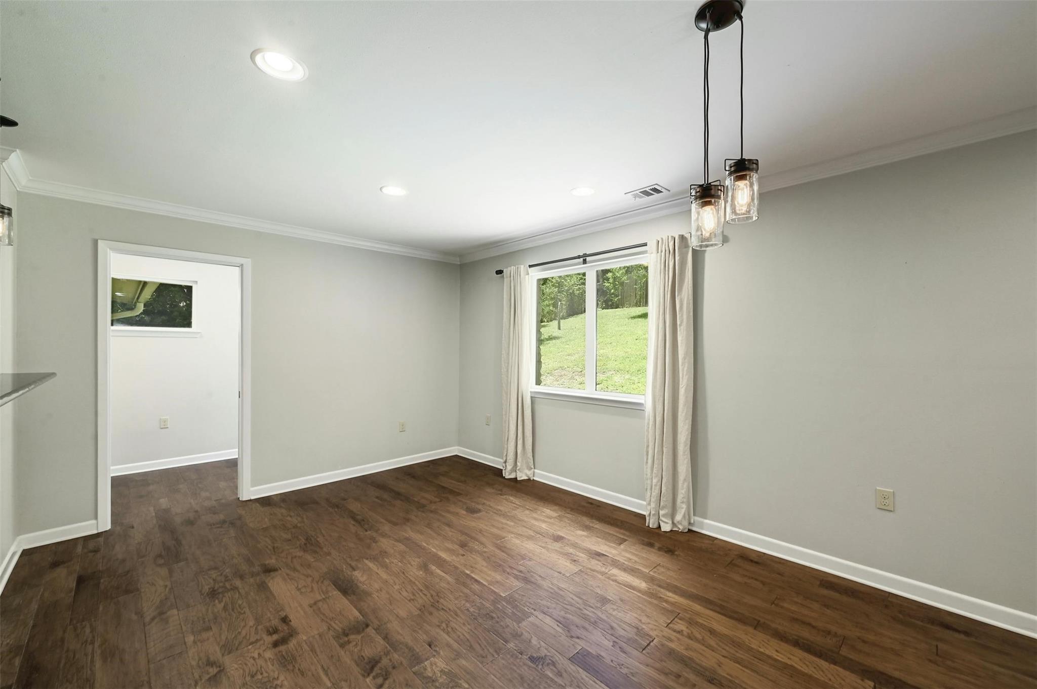 4905 Southcrest Dr Property Photo 11
