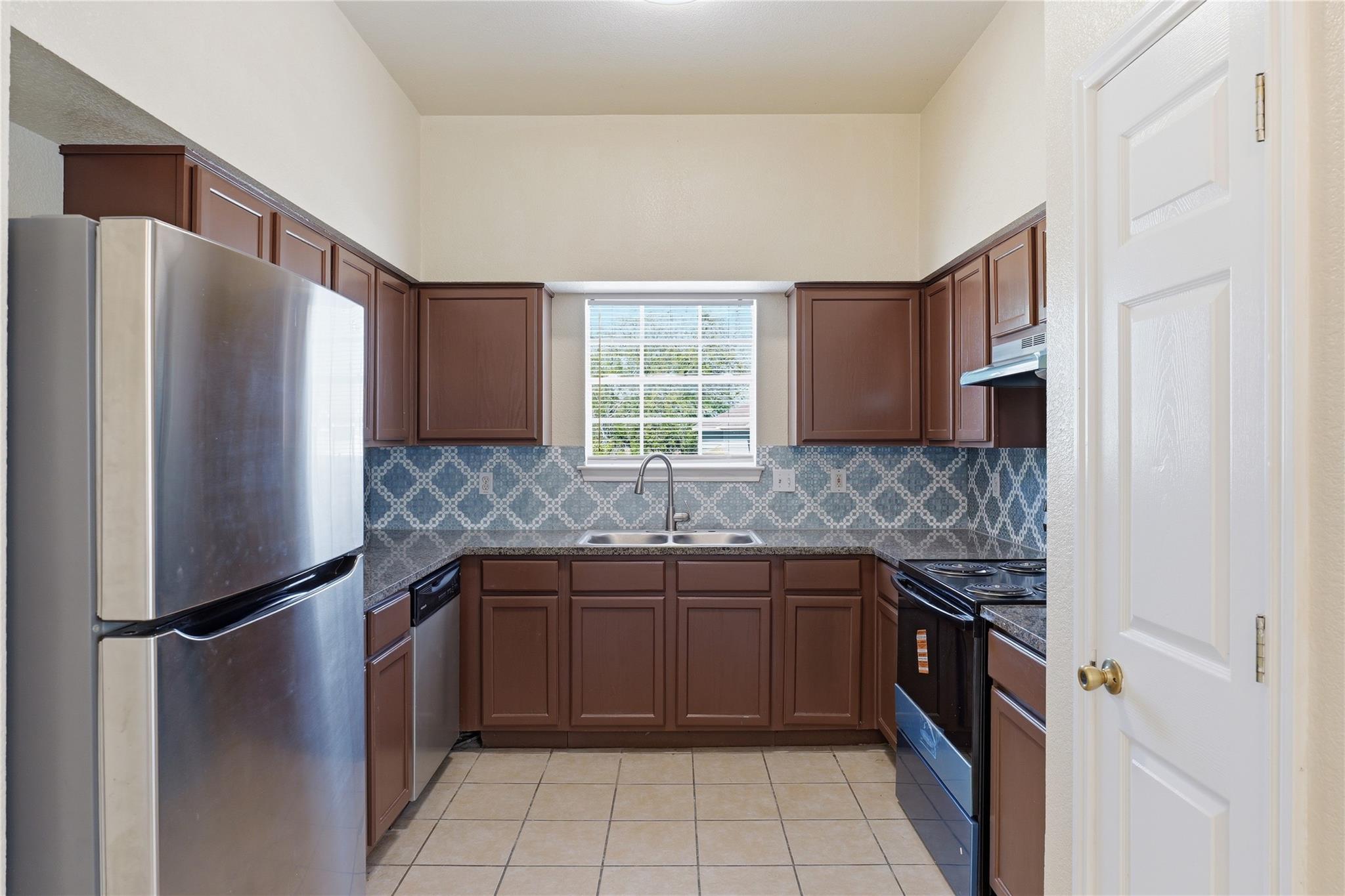 885 Sagewood Trl Property Photo 3