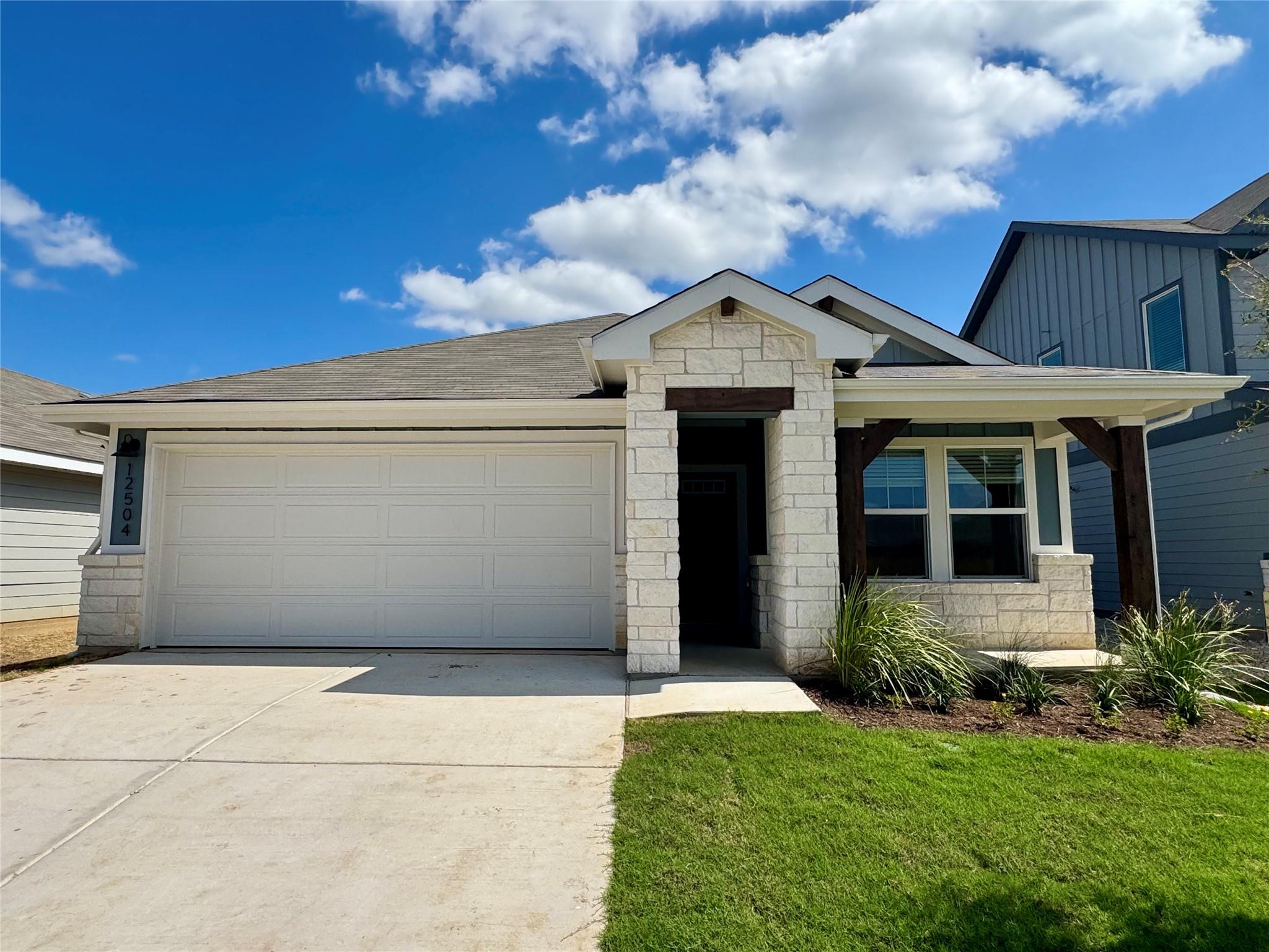 12504 Saint Thomas Dr Property Photo 1