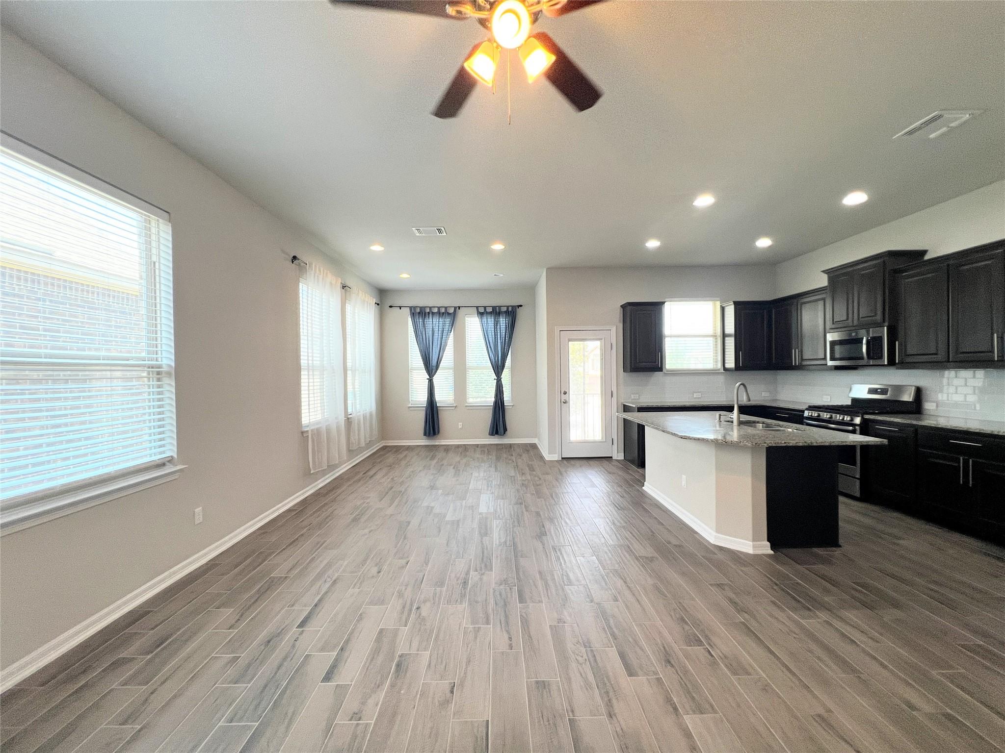 2101 Dillon Pond Ln #b Property Photo 1