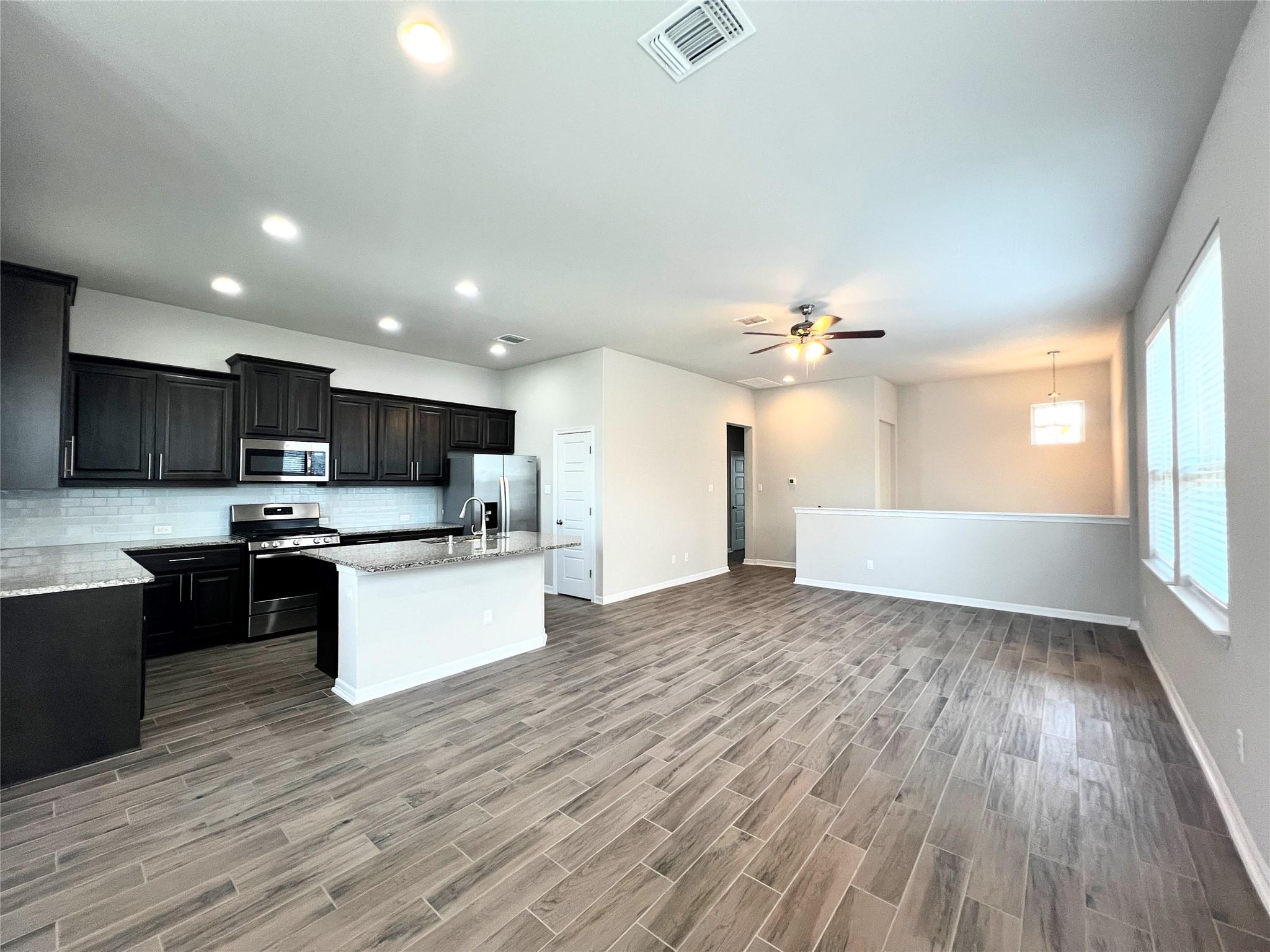 2101 Dillon Pond Ln #b Property Photo 10