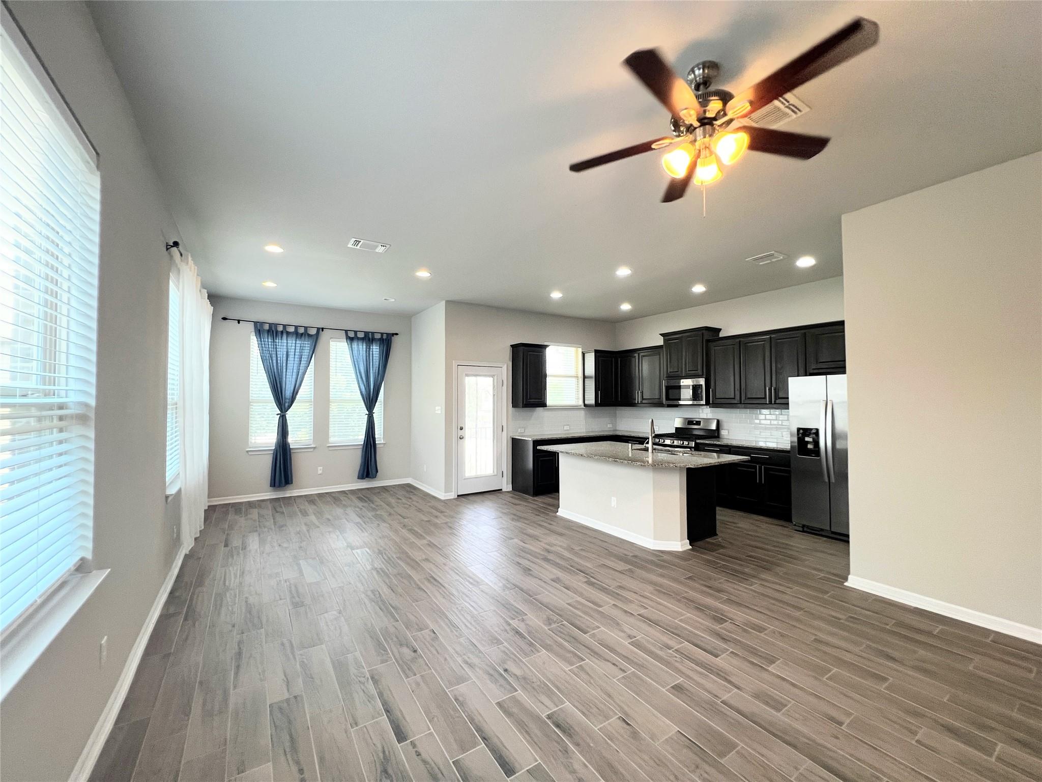 2101 Dillon Pond Ln #b Property Photo 11