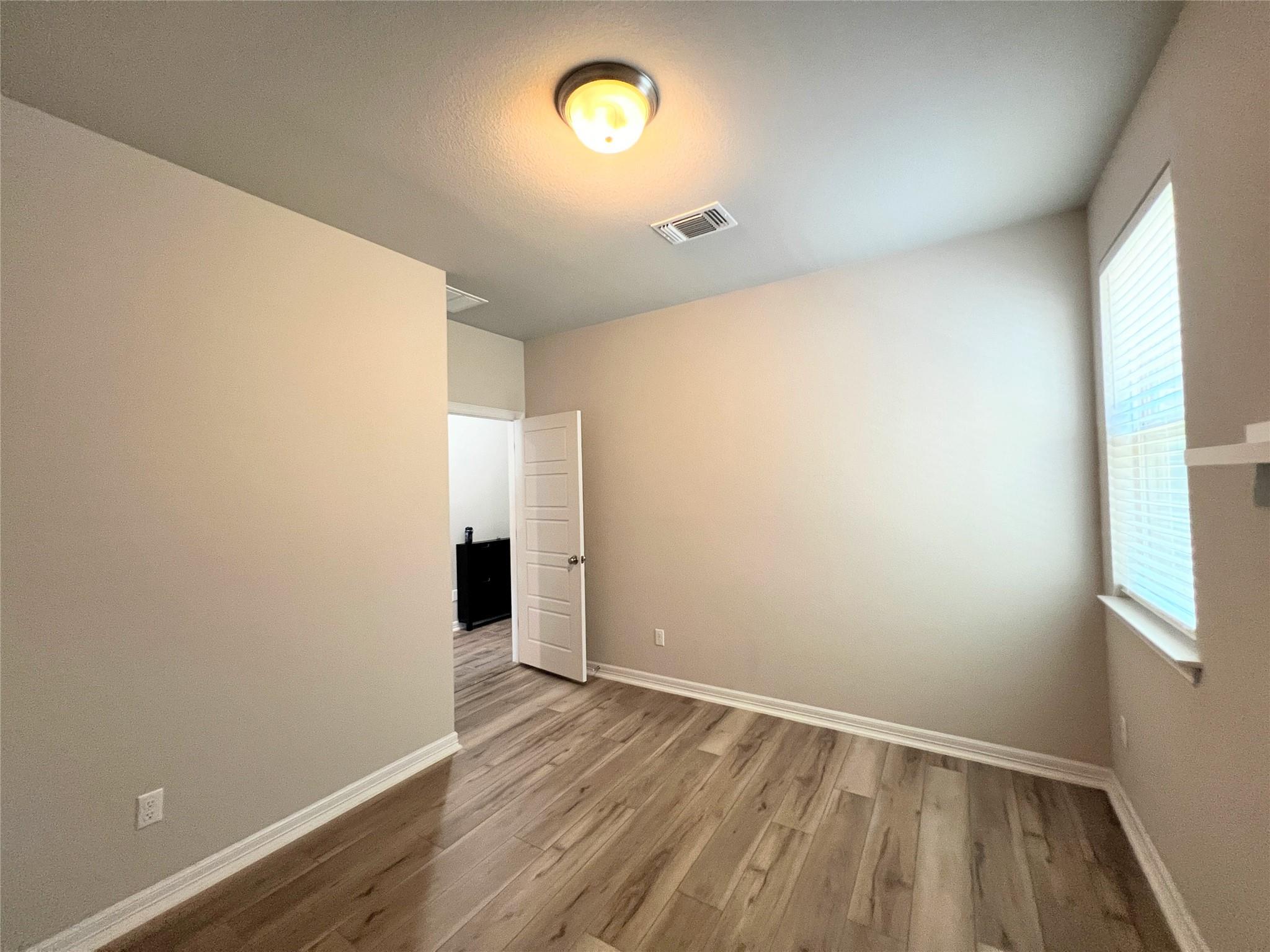 2101 Dillon Pond Ln #b Property Photo 27