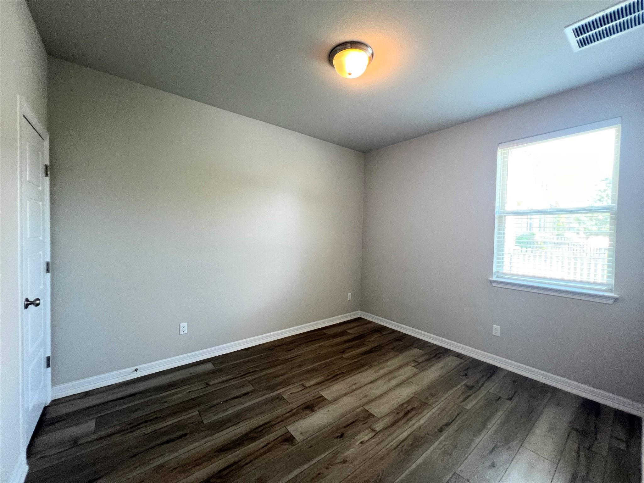2101 Dillon Pond Ln #b Property Photo 29