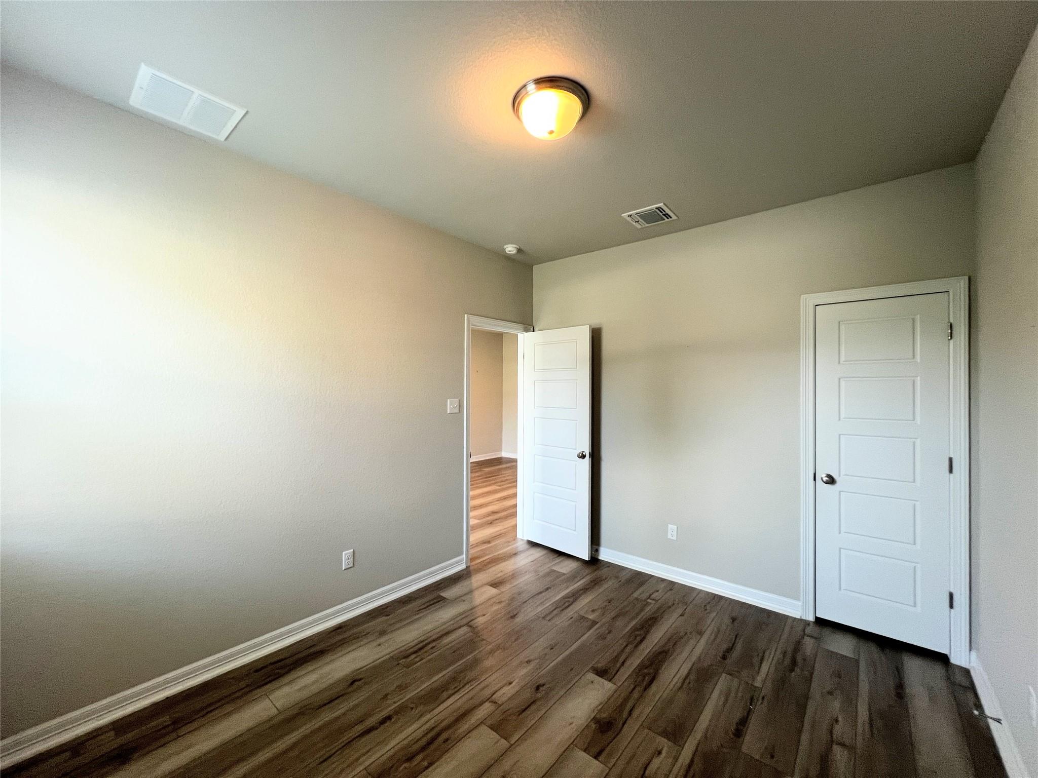 2101 Dillon Pond Ln #b Property Photo 30