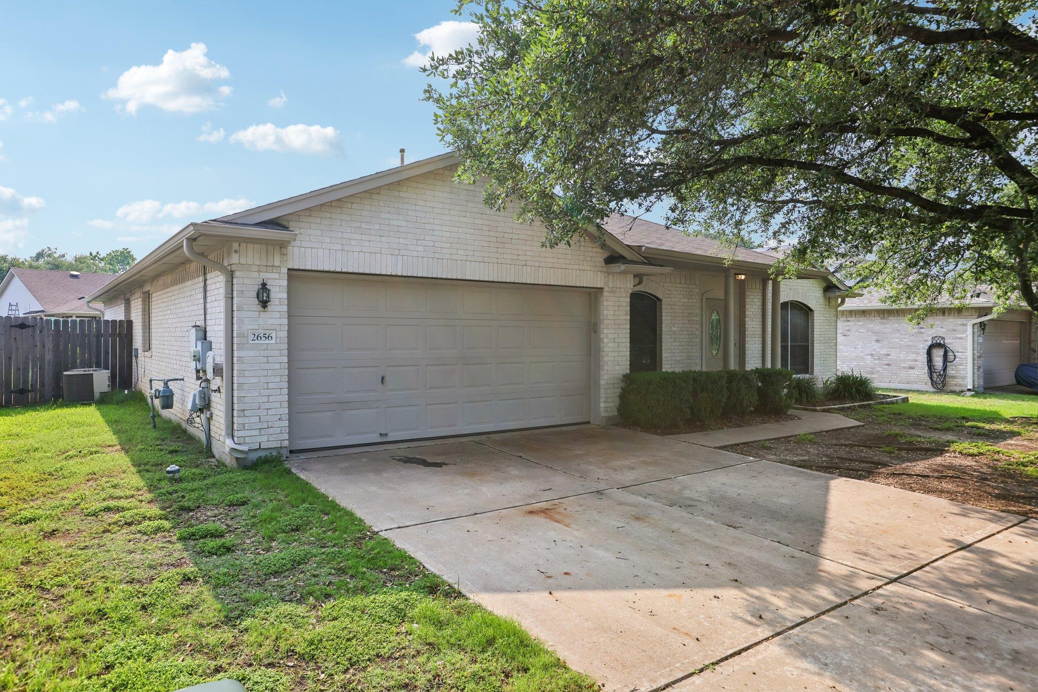 2656 Bradley Ln Property Photo 2