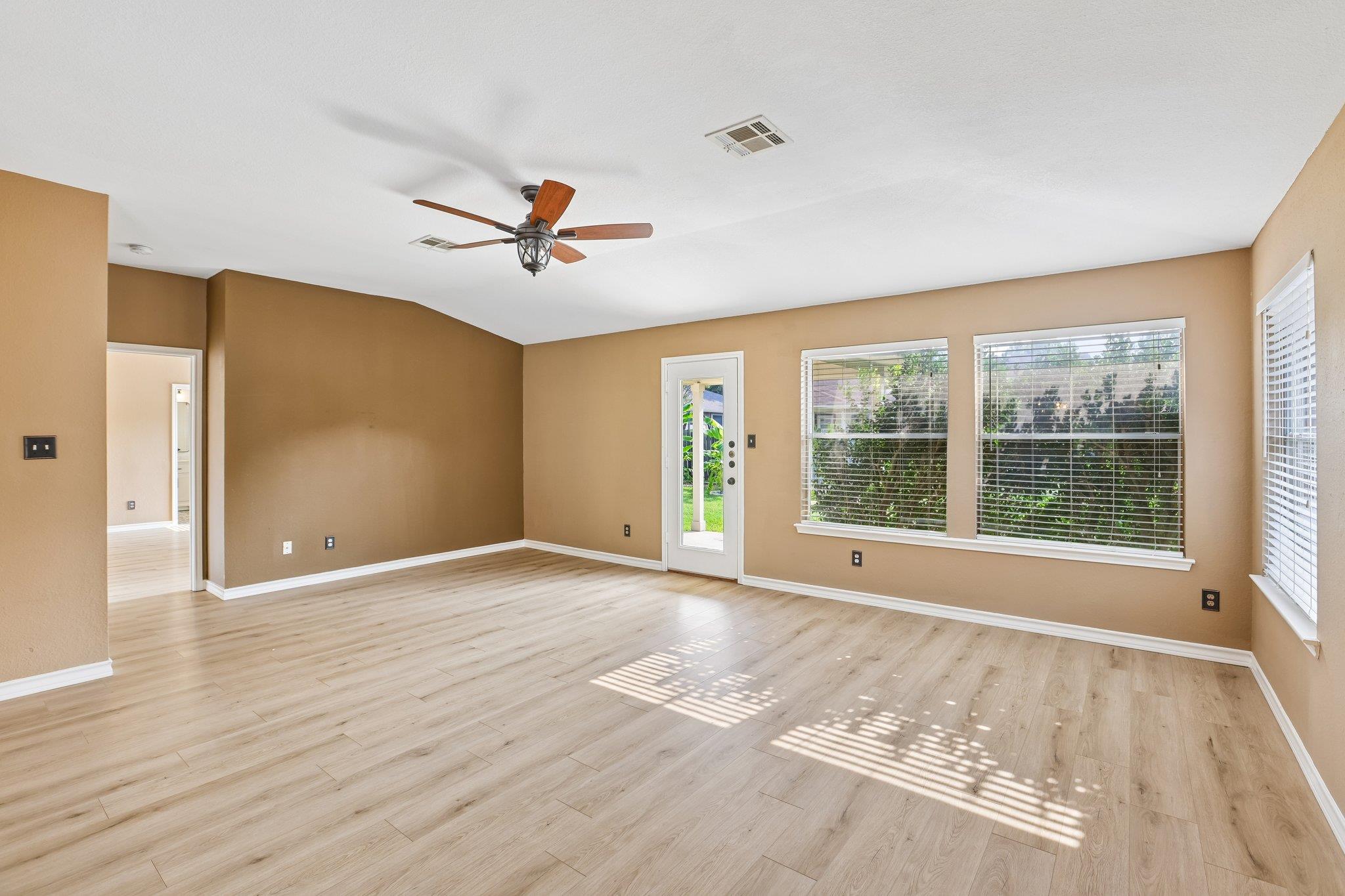 2656 Bradley Ln Property Photo 6