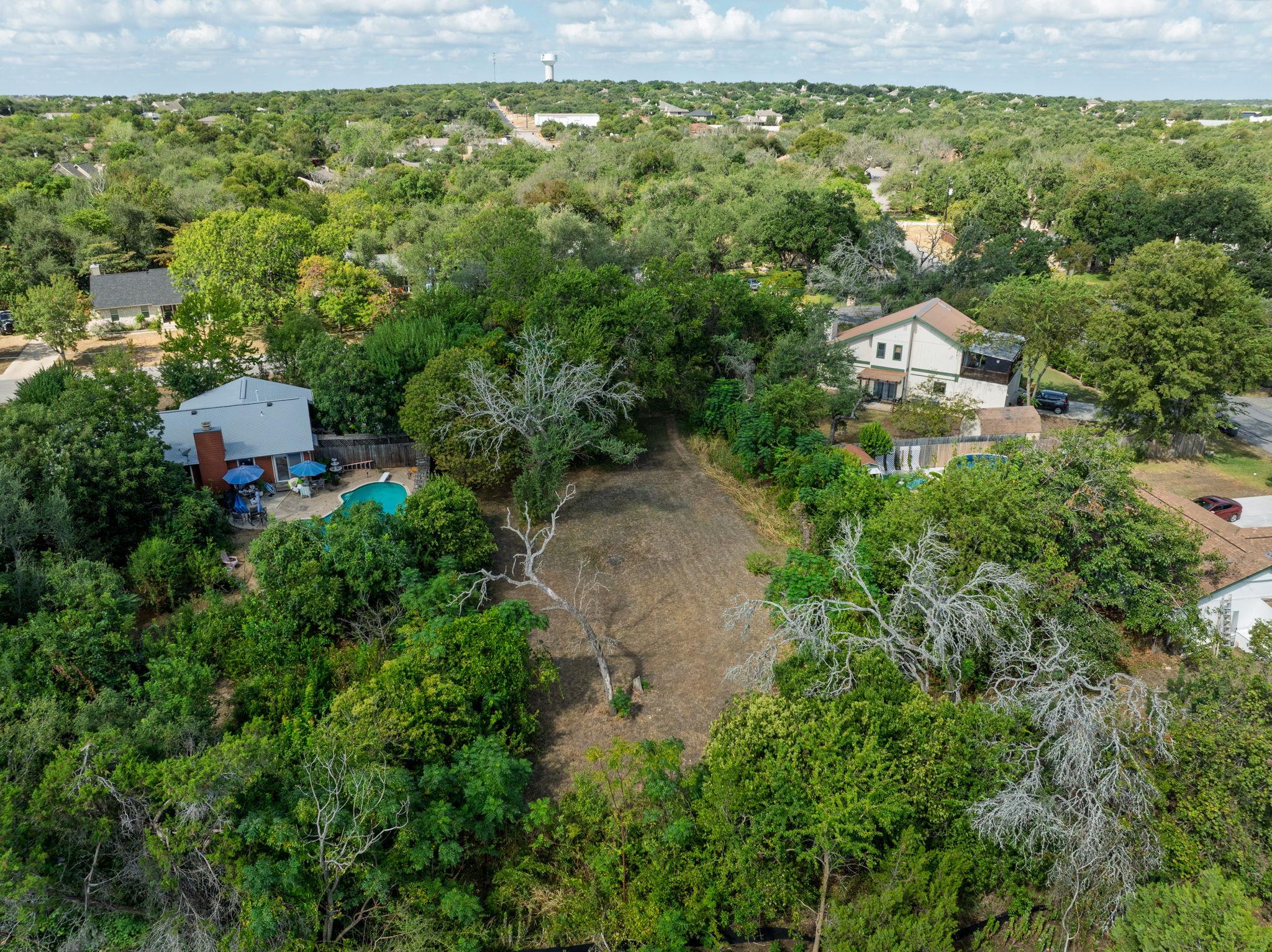 2202 Emerald Isle Dr Property Photo 6