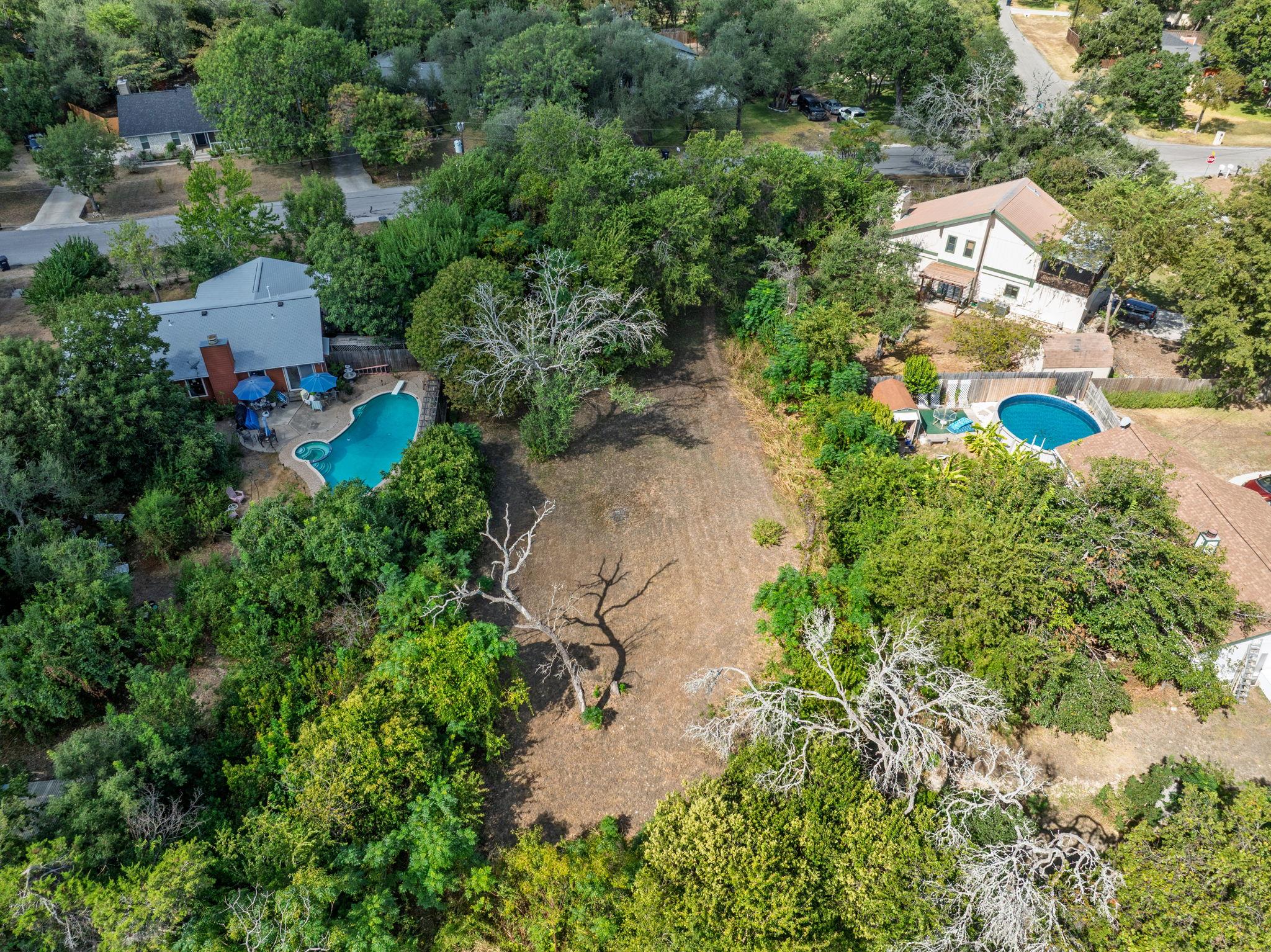 2202 Emerald Isle Dr Property Photo 7