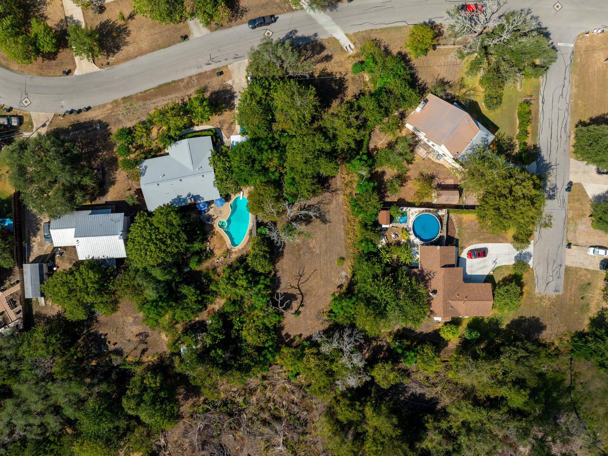 2202 Emerald Isle Dr Property Photo 8