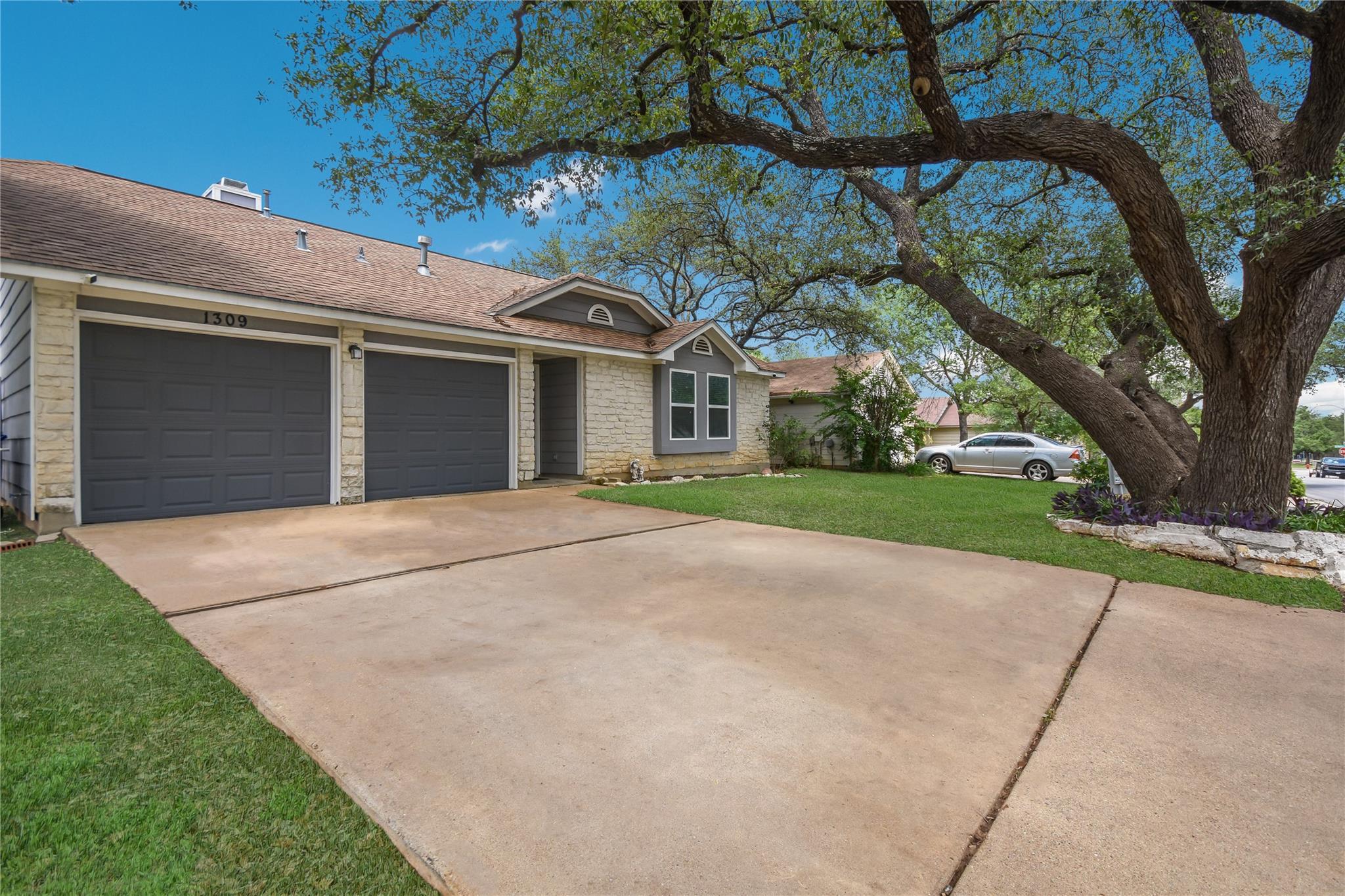 1309 Deepbrook Path Property Photo