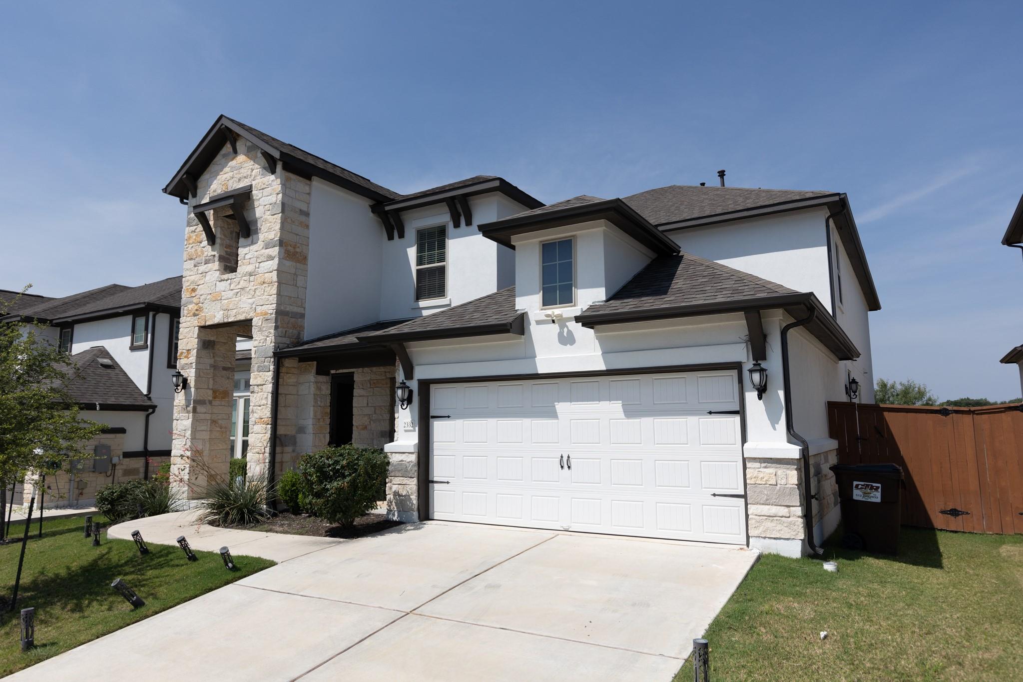 2332 Giona Pl Property Photo 2