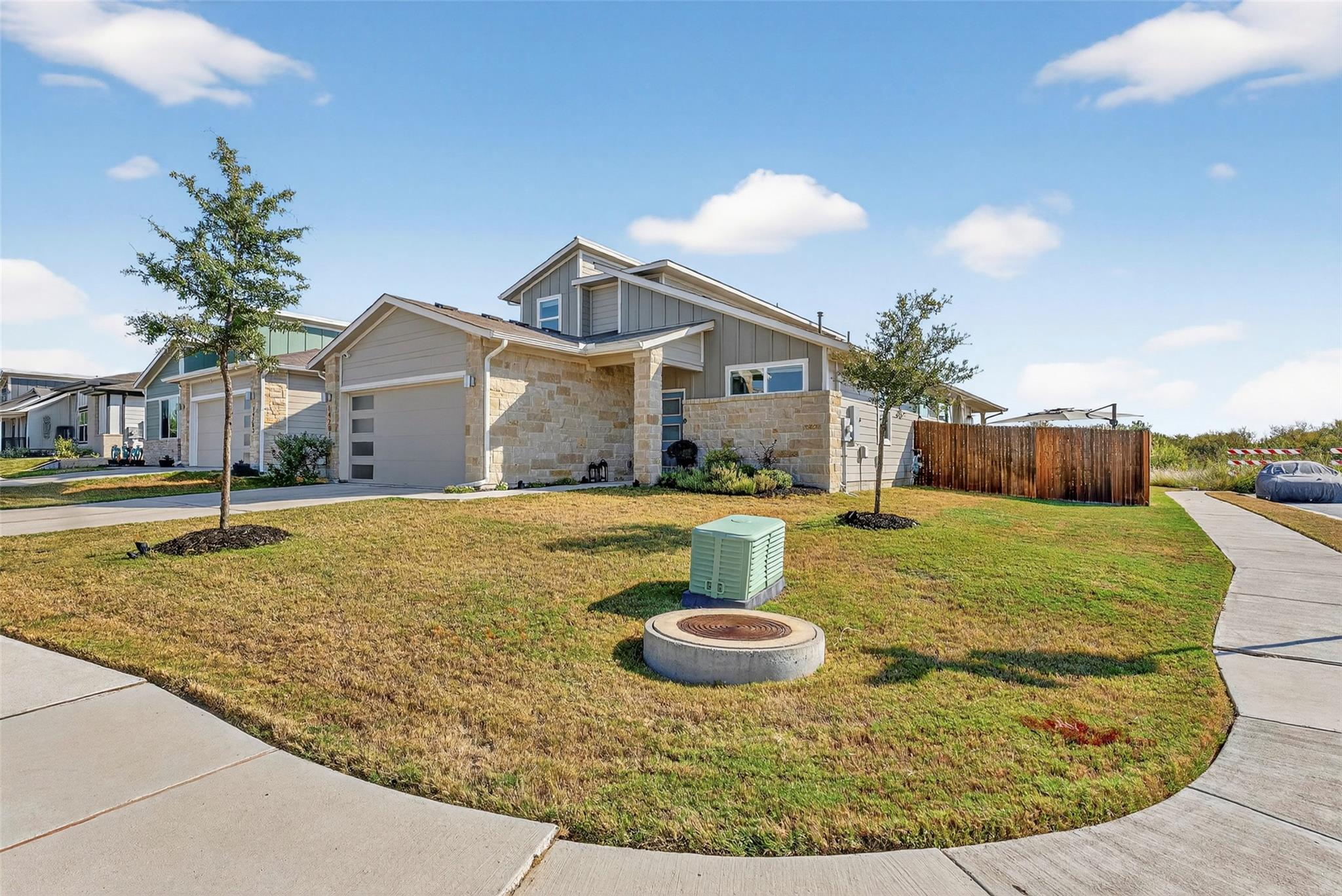 14201 Macquarie Dr Property Photo 3