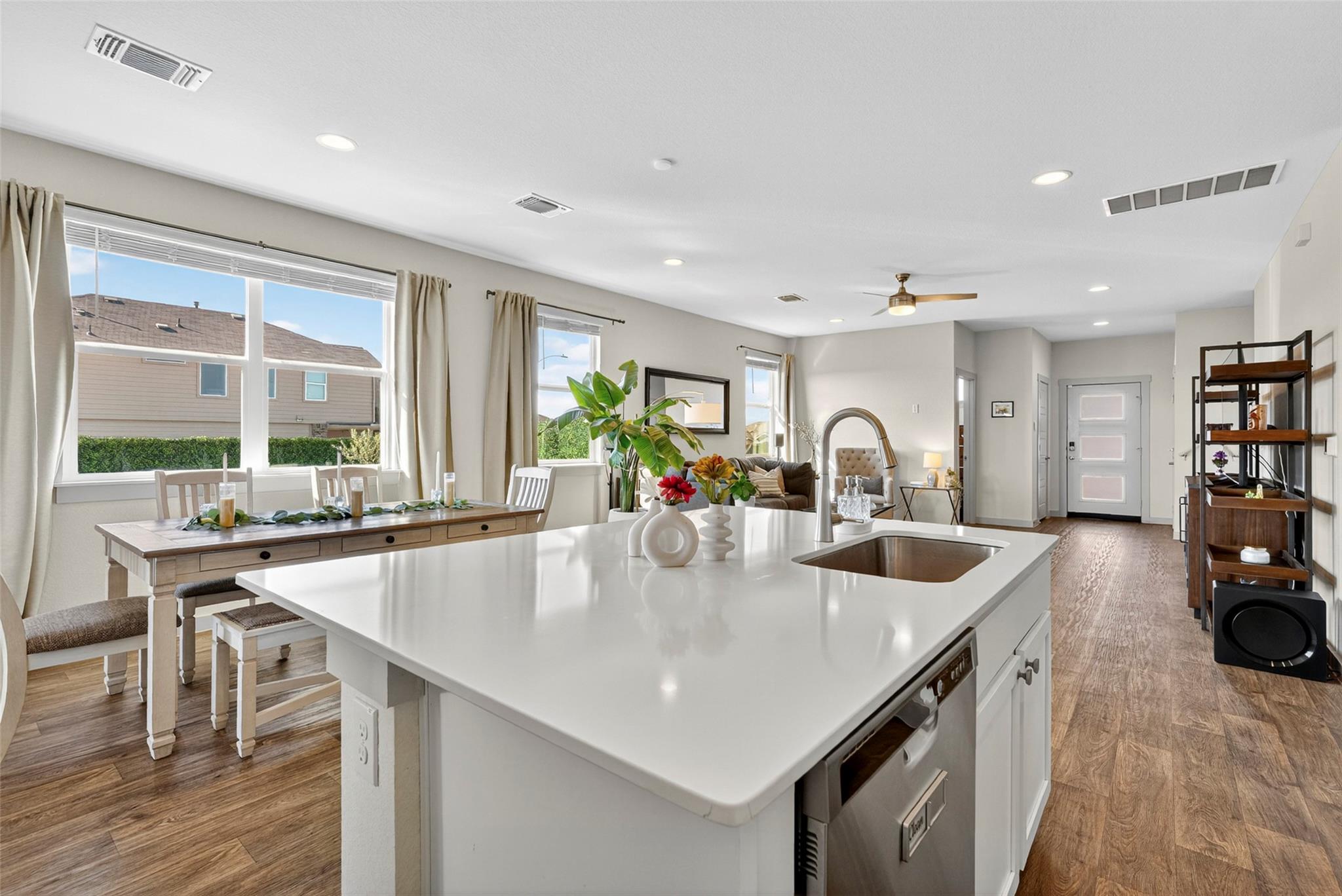 14201 Macquarie Dr Property Photo 10