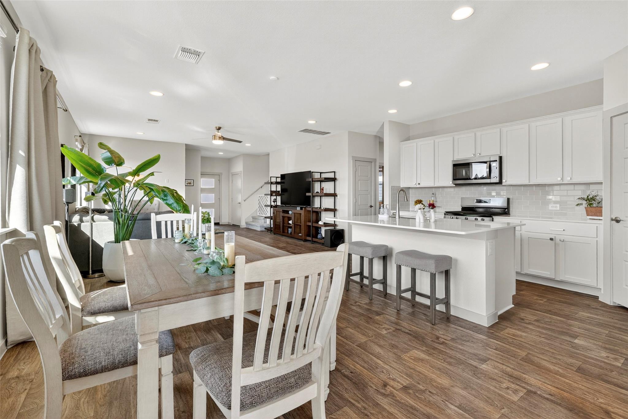 14201 Macquarie Dr Property Photo 12