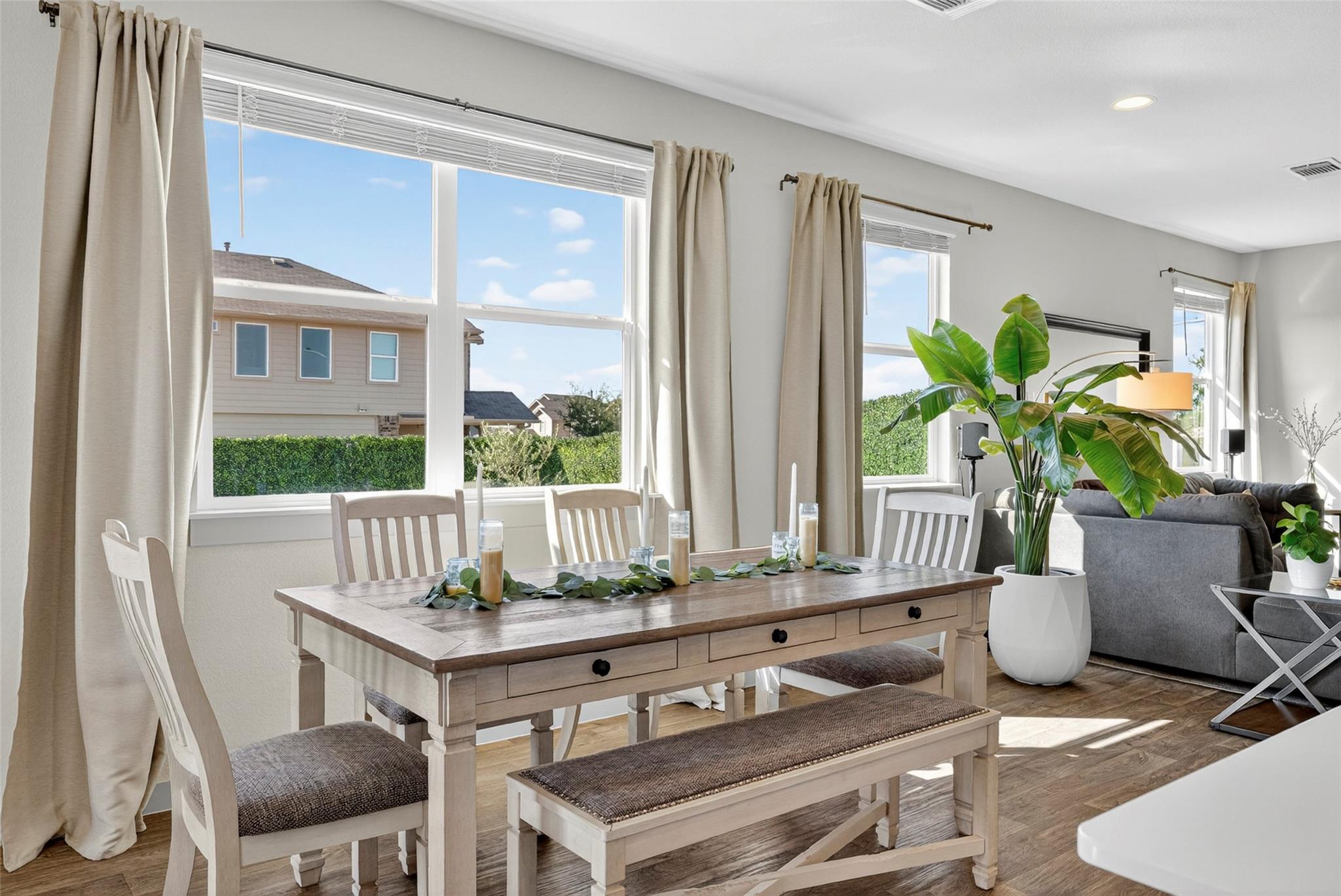 14201 Macquarie Dr Property Photo 14