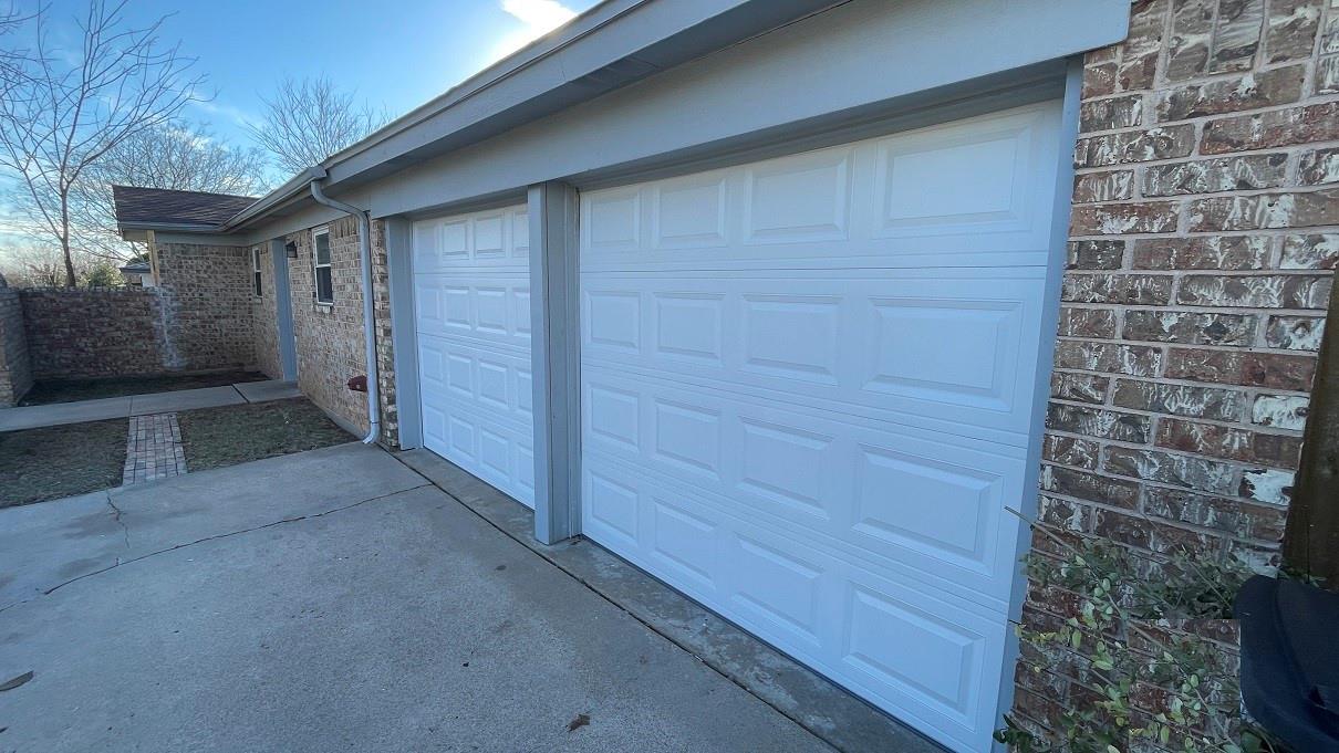 2411 Tudor Dr Property Photo 2