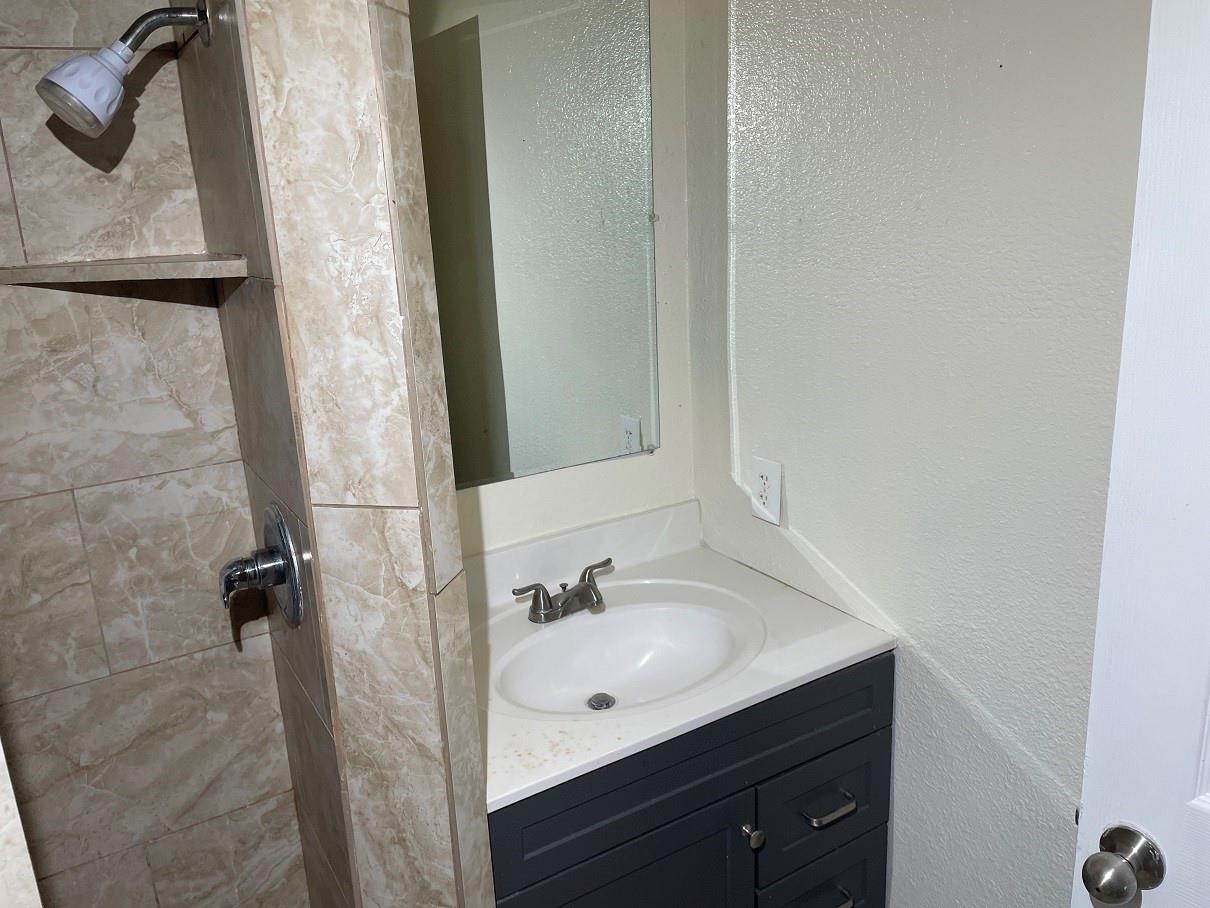 2411 Tudor Dr Property Photo 16
