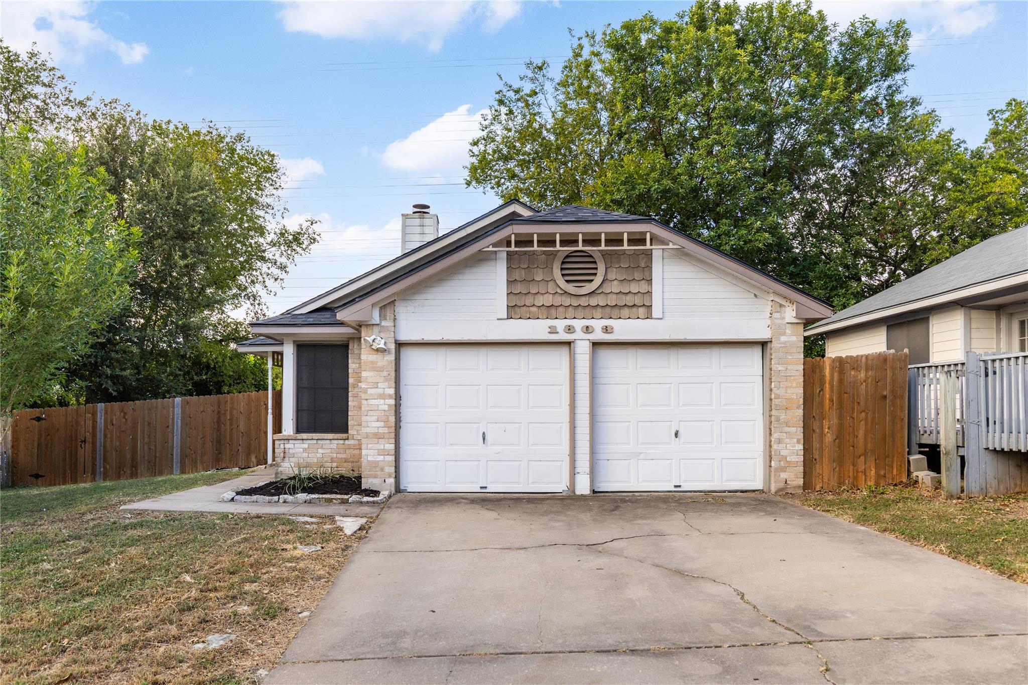 1803 Heatherglen Ln Property Photo 1