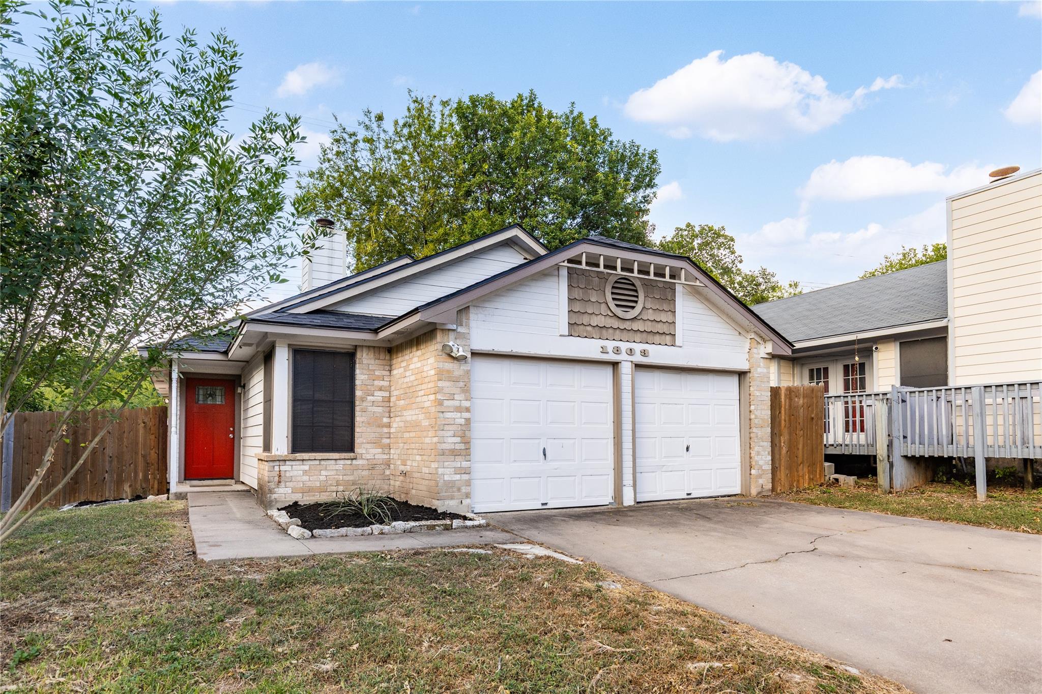 1803 Heatherglen Ln Property Photo 4