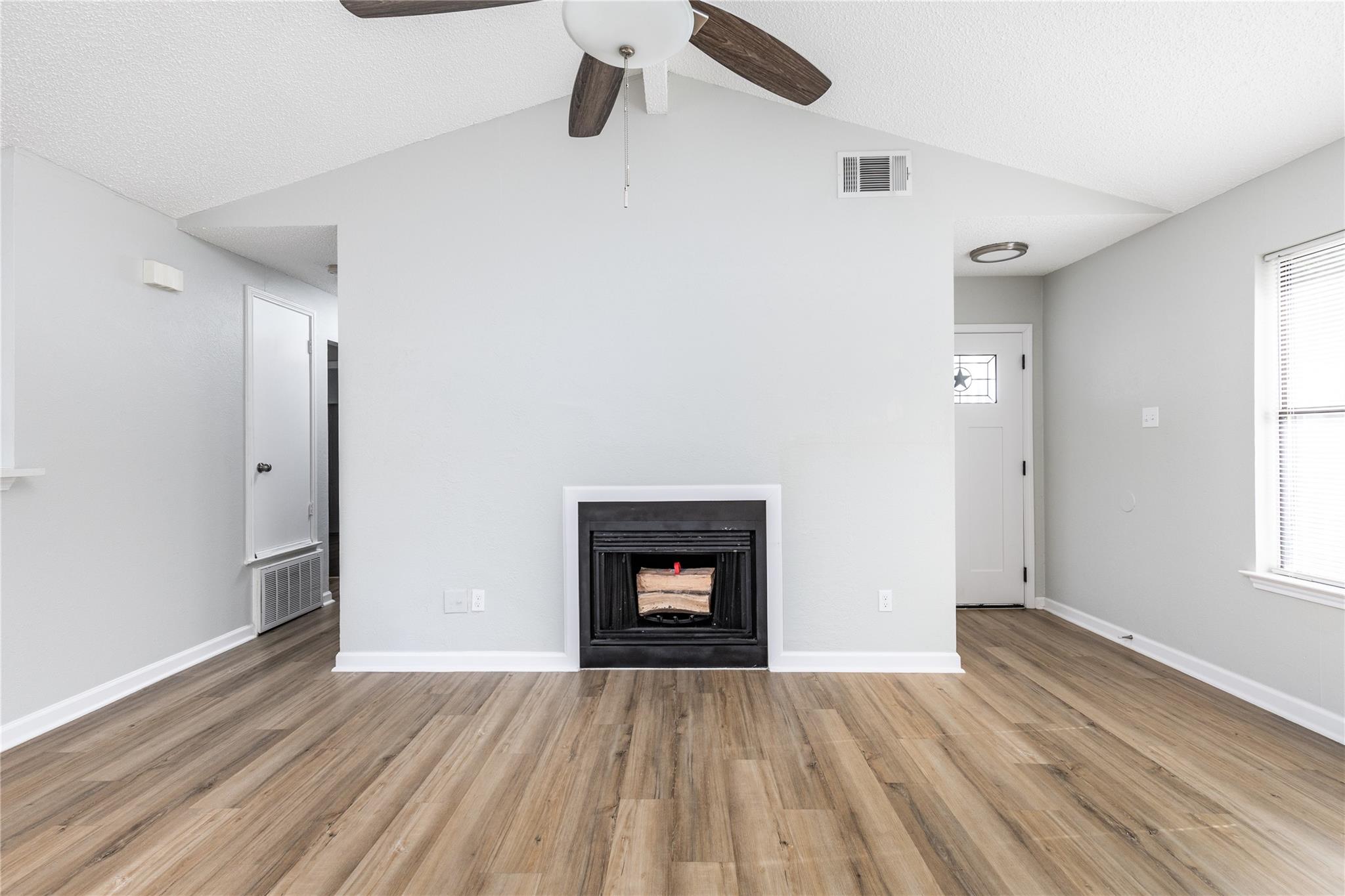 1803 Heatherglen Ln Property Photo 10