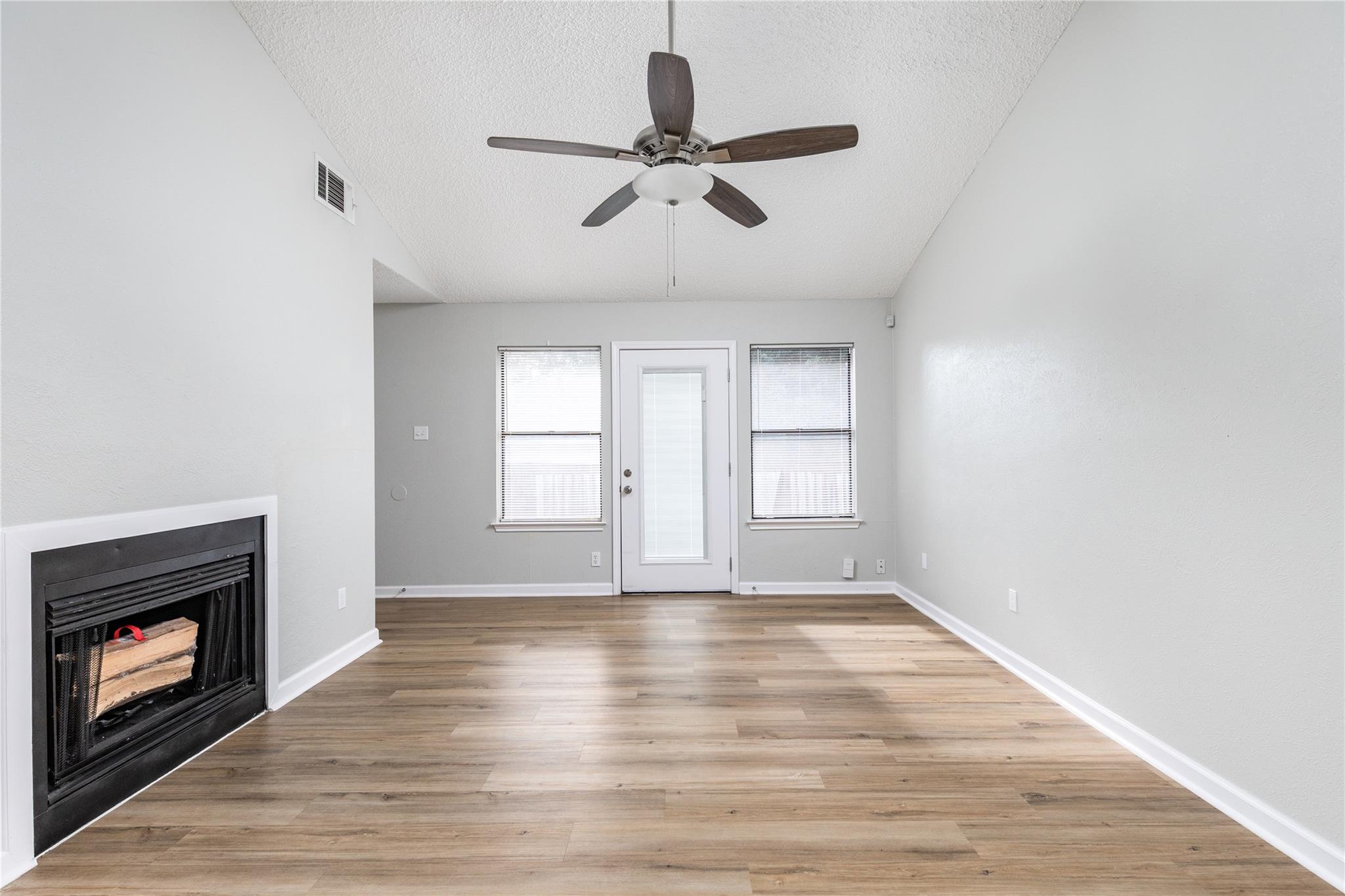 1803 Heatherglen Ln Property Photo 11