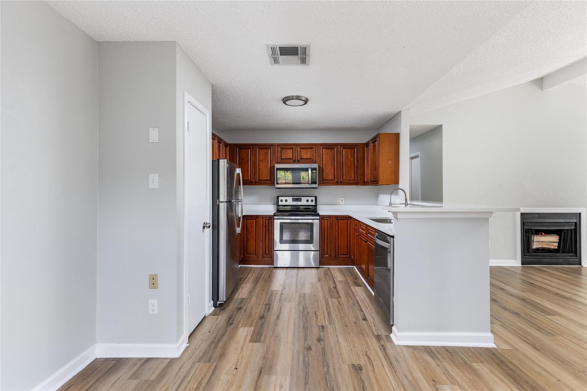 1803 Heatherglen Ln Property Photo 17