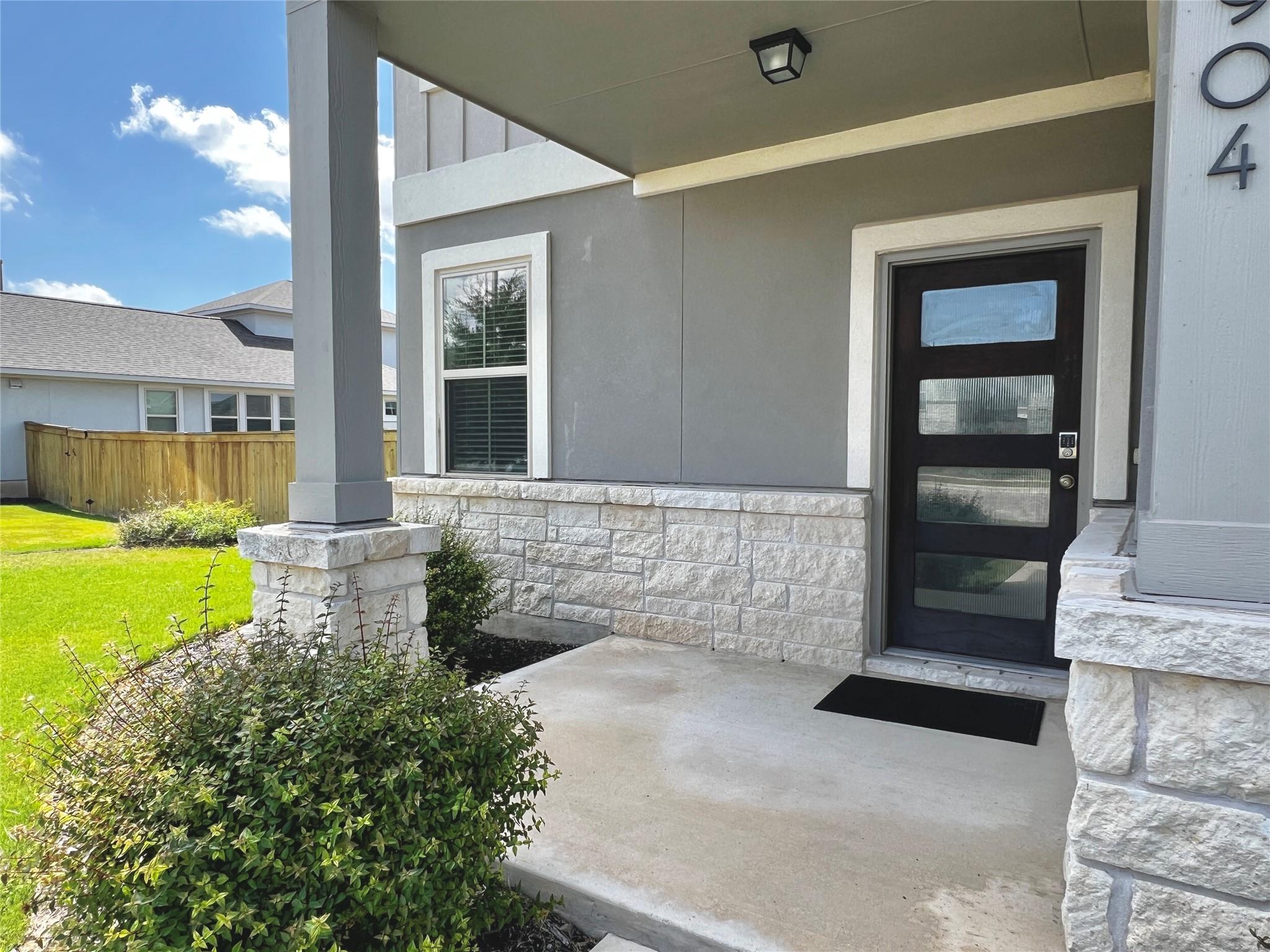 2904 Sage Ranch Dr Property Photo 2